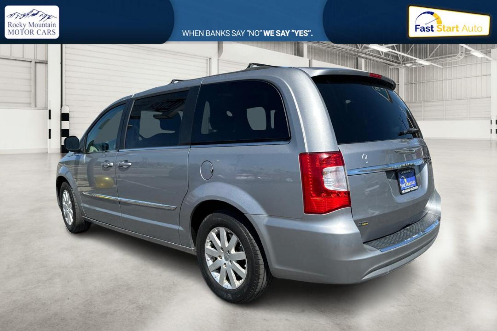 2016 Silver Chrysler Town and Country Touring (2C4RC1BG8GR) with an 3.6L V6 DOHC 24V engine, 6A transmission, located at 7755 State Street, Midvale, UT, 84047, (801) 753-9063, 40.610329, -111.892159 - Photo#5