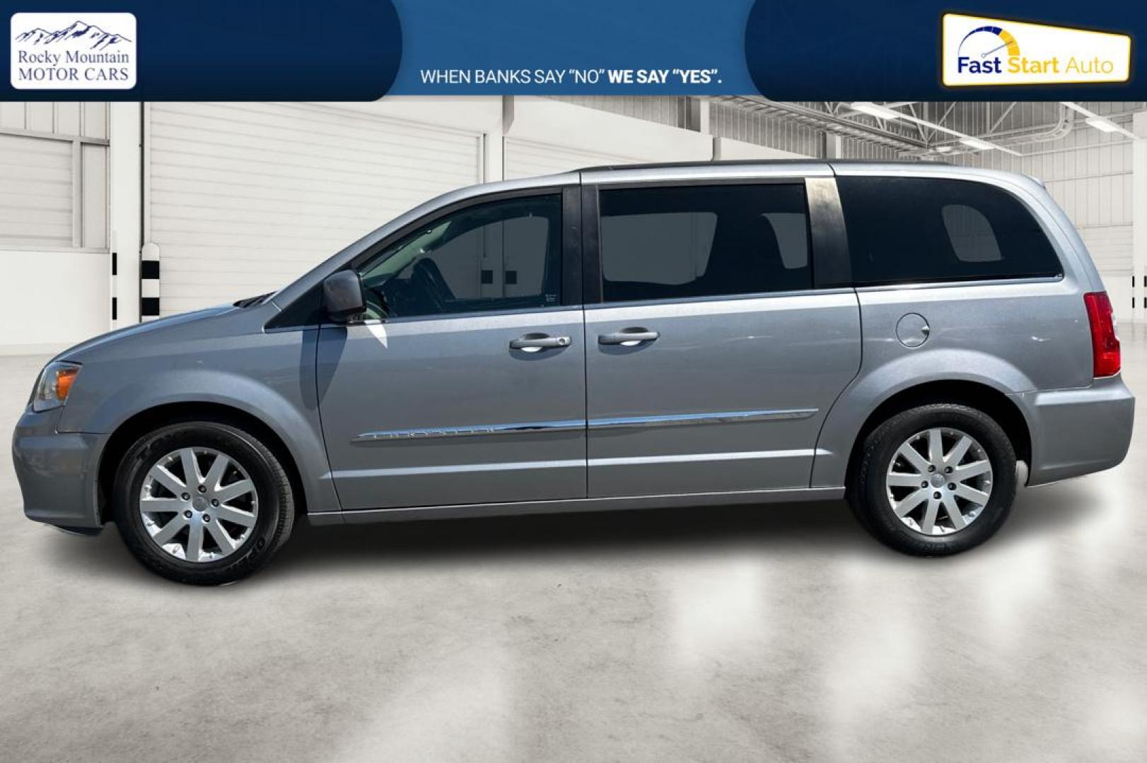 2016 Silver Chrysler Town and Country Touring (2C4RC1BG8GR) with an 3.6L V6 DOHC 24V engine, 6A transmission, located at 7755 State Street, Midvale, UT, 84047, (801) 753-9063, 40.610329, -111.892159 - Photo#6