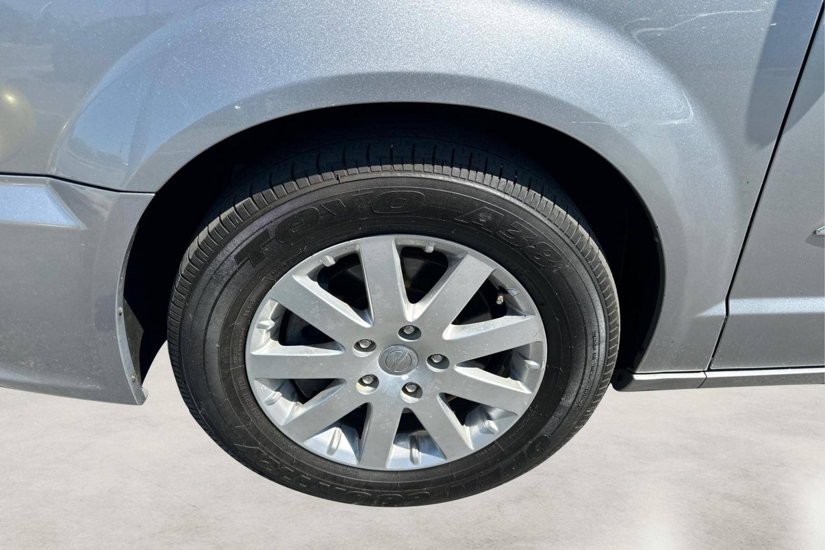 2016 Silver Chrysler Town and Country Touring (2C4RC1BG8GR) with an 3.6L V6 DOHC 24V engine, 6A transmission, located at 7755 State Street, Midvale, UT, 84047, (801) 753-9063, 40.610329, -111.892159 - Photo#12