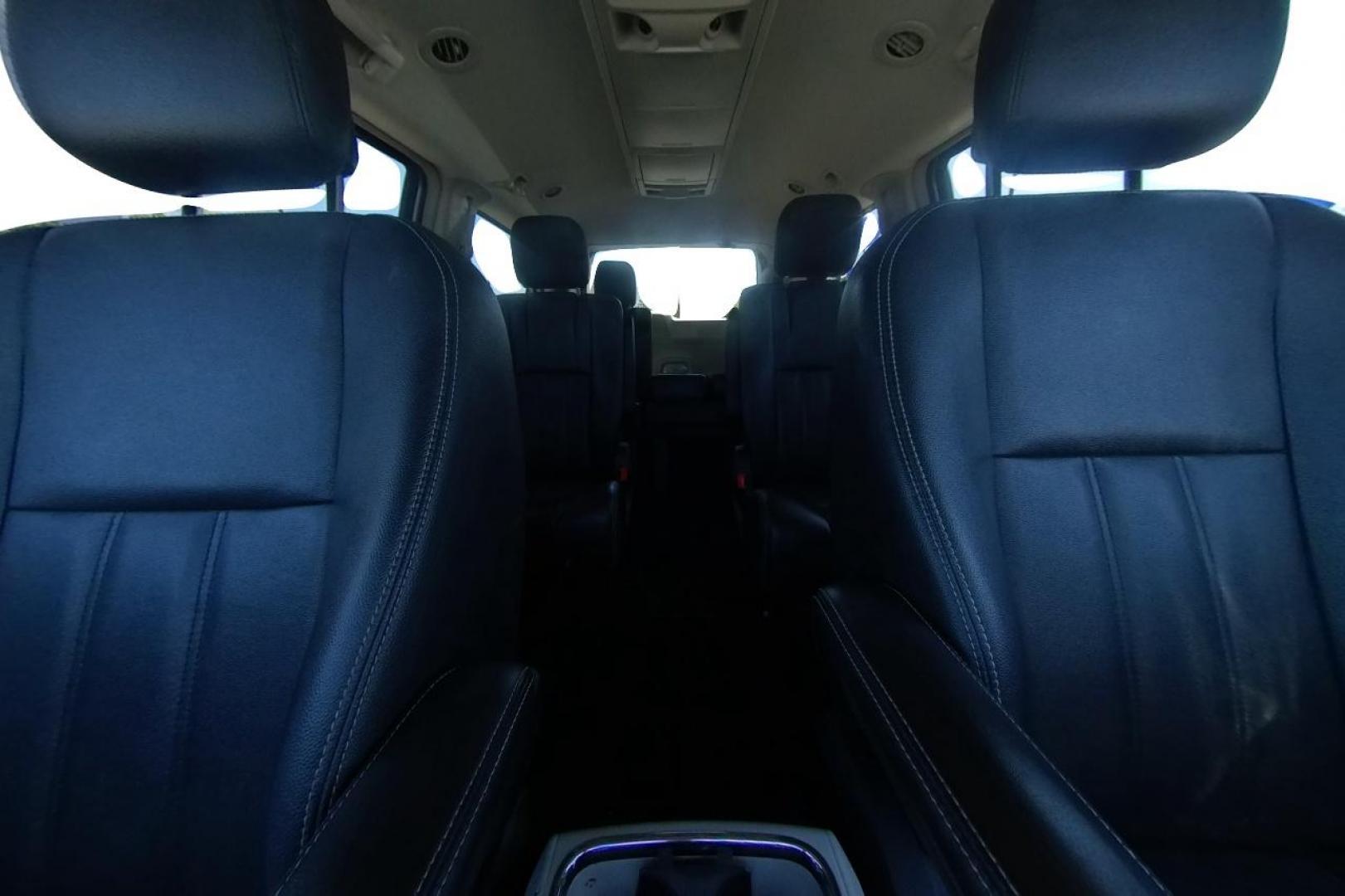 2016 Silver Chrysler Town and Country Touring (2C4RC1BG8GR) with an 3.6L V6 DOHC 24V engine, 6A transmission, located at 7755 State Street, Midvale, UT, 84047, (801) 753-9063, 40.610329, -111.892159 - Photo#18