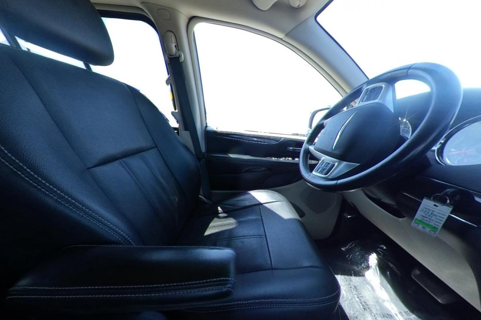 2016 Silver Chrysler Town and Country Touring (2C4RC1BG8GR) with an 3.6L V6 DOHC 24V engine, 6A transmission, located at 7755 State Street, Midvale, UT, 84047, (801) 753-9063, 40.610329, -111.892159 - Photo#19