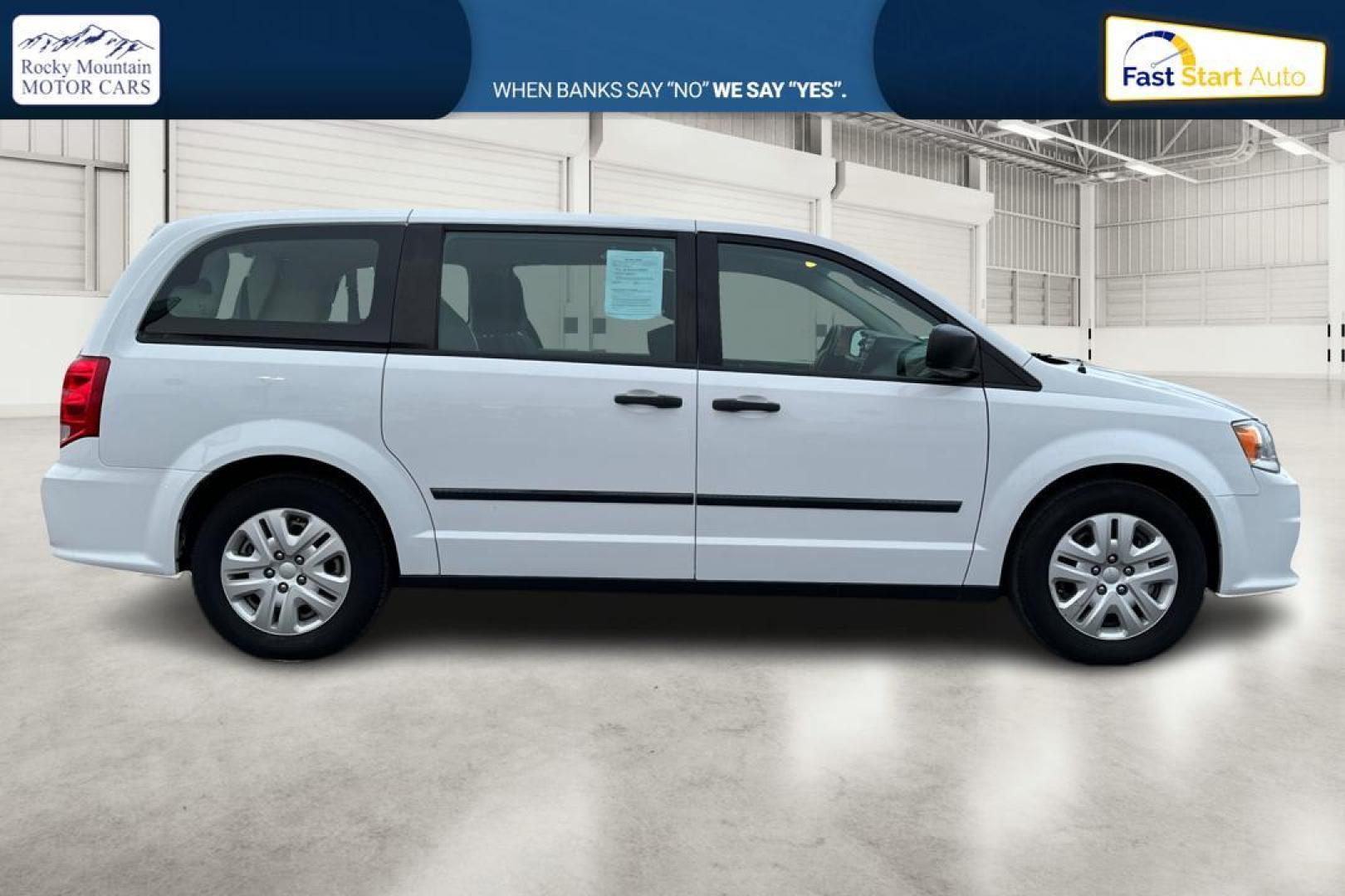 2016 White Dodge Grand Caravan SE (2C4RDGBGXGR) with an 3.6L V6 DOHC 24V engine, 6A transmission, located at 767 S State Road, Pleasant Grove, UT, 84062, (801) 785-1058, 40.354839, -111.736687 - Photo#1