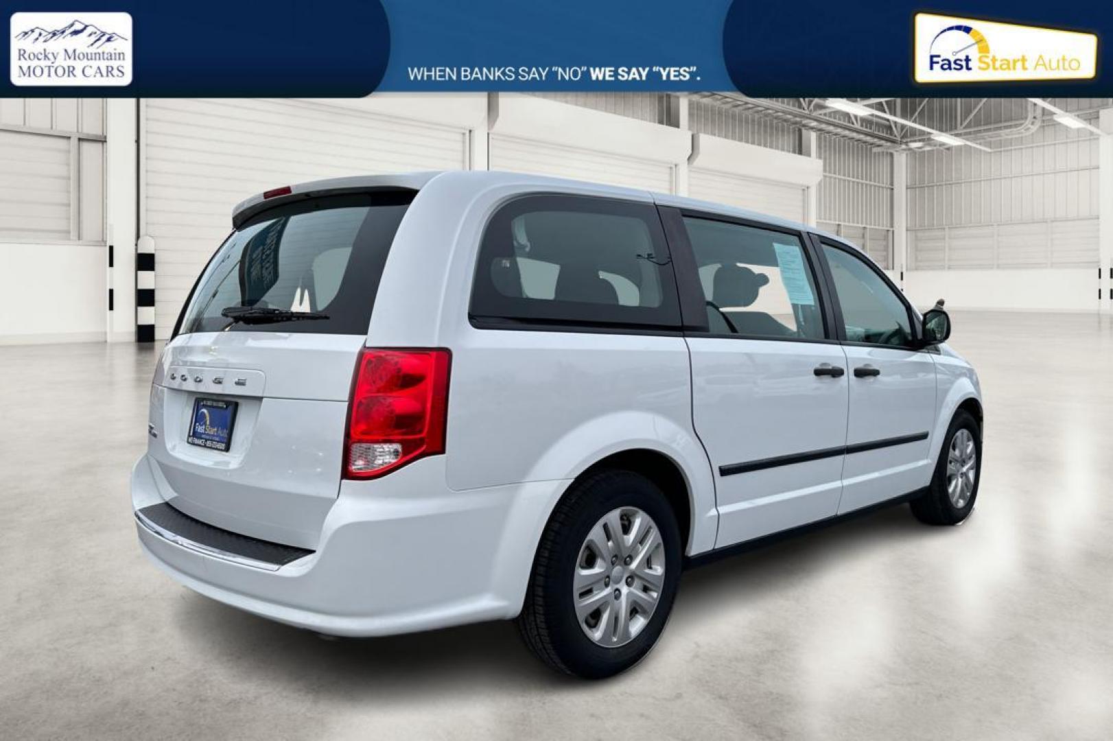 2016 White Dodge Grand Caravan SE (2C4RDGBGXGR) with an 3.6L V6 DOHC 24V engine, 6A transmission, located at 767 S State Road, Pleasant Grove, UT, 84062, (801) 785-1058, 40.354839, -111.736687 - Photo#2