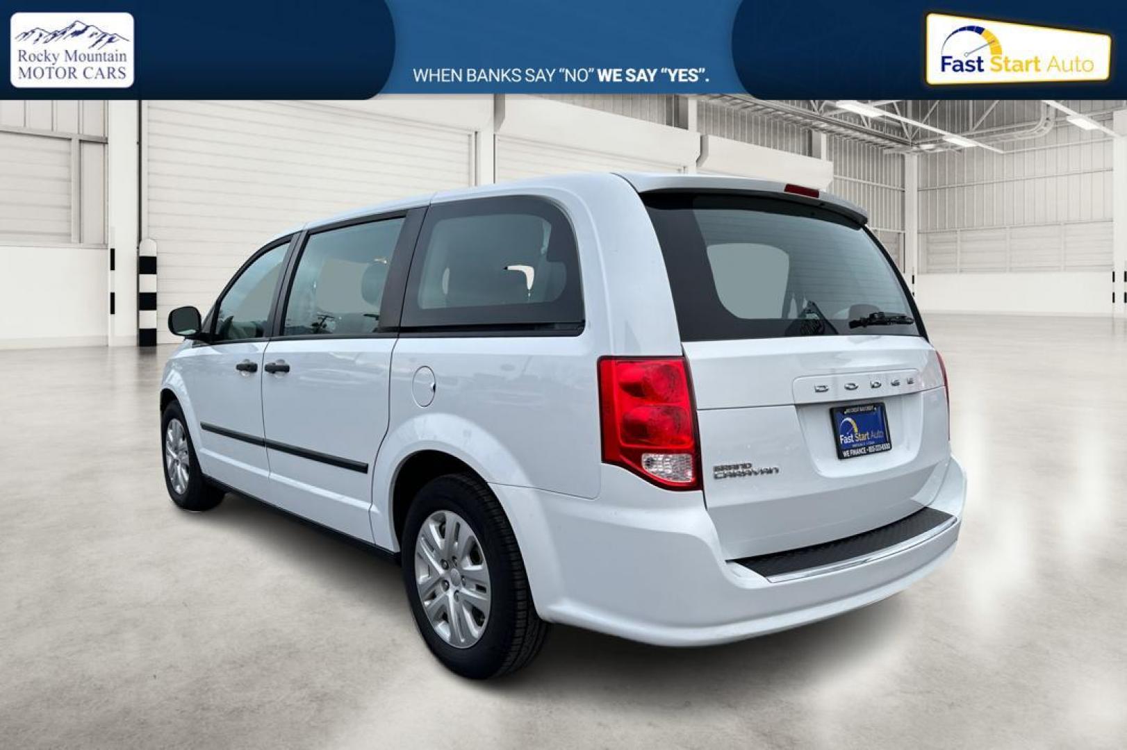 2016 White Dodge Grand Caravan SE (2C4RDGBGXGR) with an 3.6L V6 DOHC 24V engine, 6A transmission, located at 767 S State Road, Pleasant Grove, UT, 84062, (801) 785-1058, 40.354839, -111.736687 - Photo#5