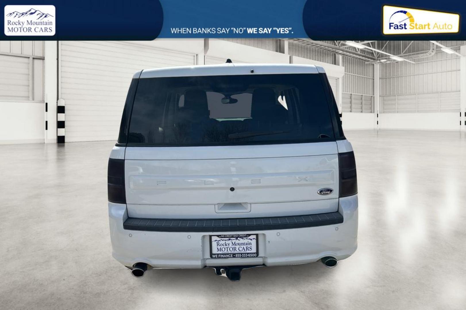 2016 White Ford Flex SE FWD (2FMGK5B82GB) with an 3.5L V6 DOHC 24V engine, 6A transmission, located at 767 S State Road, Pleasant Grove, UT, 84062, (801) 785-1058, 40.354839, -111.736687 - Photo#4