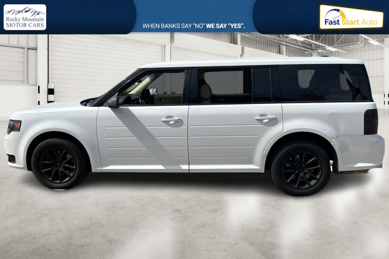 2016 White Ford Flex SE FWD (2FMGK5B82GB) with an 3.5L V6 DOHC 24V engine, 6A transmission, located at 767 S State Road, Pleasant Grove, UT, 84062, (801) 785-1058, 40.354839, -111.736687 - Photo#6
