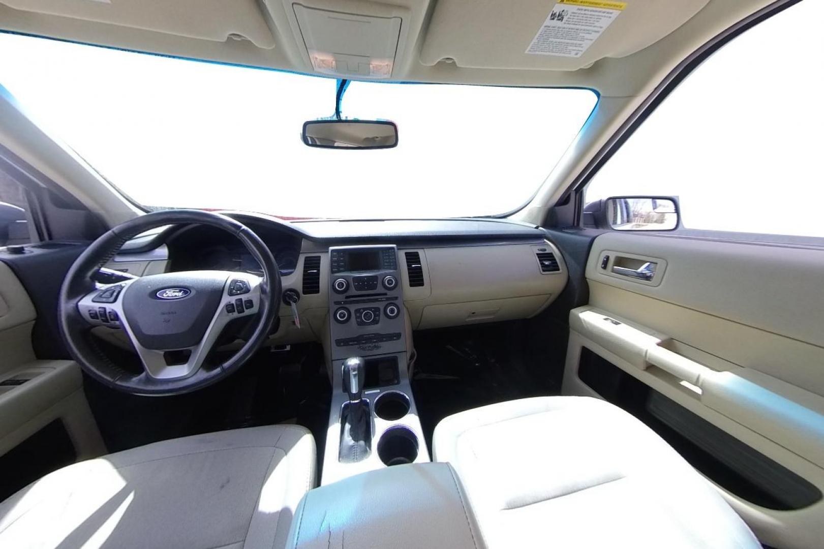 2016 White Ford Flex SE FWD (2FMGK5B82GB) with an 3.5L V6 DOHC 24V engine, 6A transmission, located at 767 S State Road, Pleasant Grove, UT, 84062, (801) 785-1058, 40.354839, -111.736687 - Photo#15