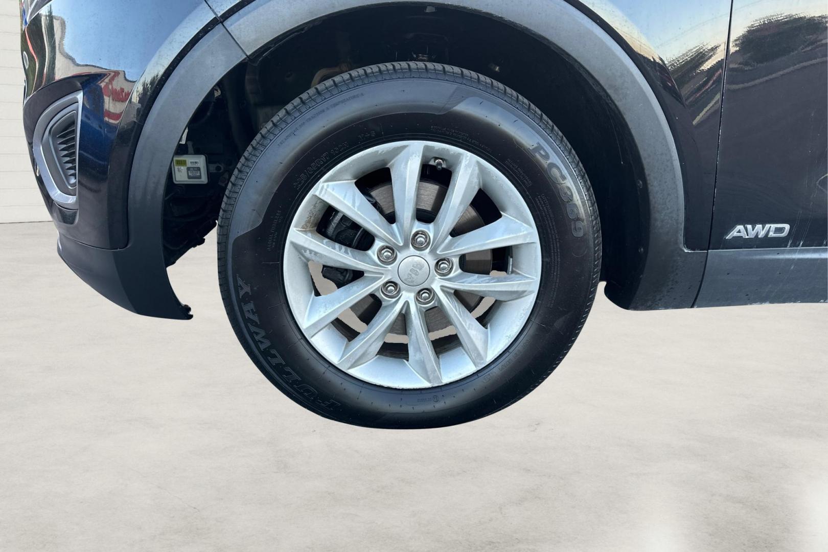 2016 Black Kia Sorento LX AWD (5XYPGDA38GG) with an 2.4L L4 DOHC 16V engine, 6-Speed Automatic transmission, located at 767 S State Road, Pleasant Grove, UT, 84062, (801) 785-1058, 40.354839, -111.736687 - Photo#9