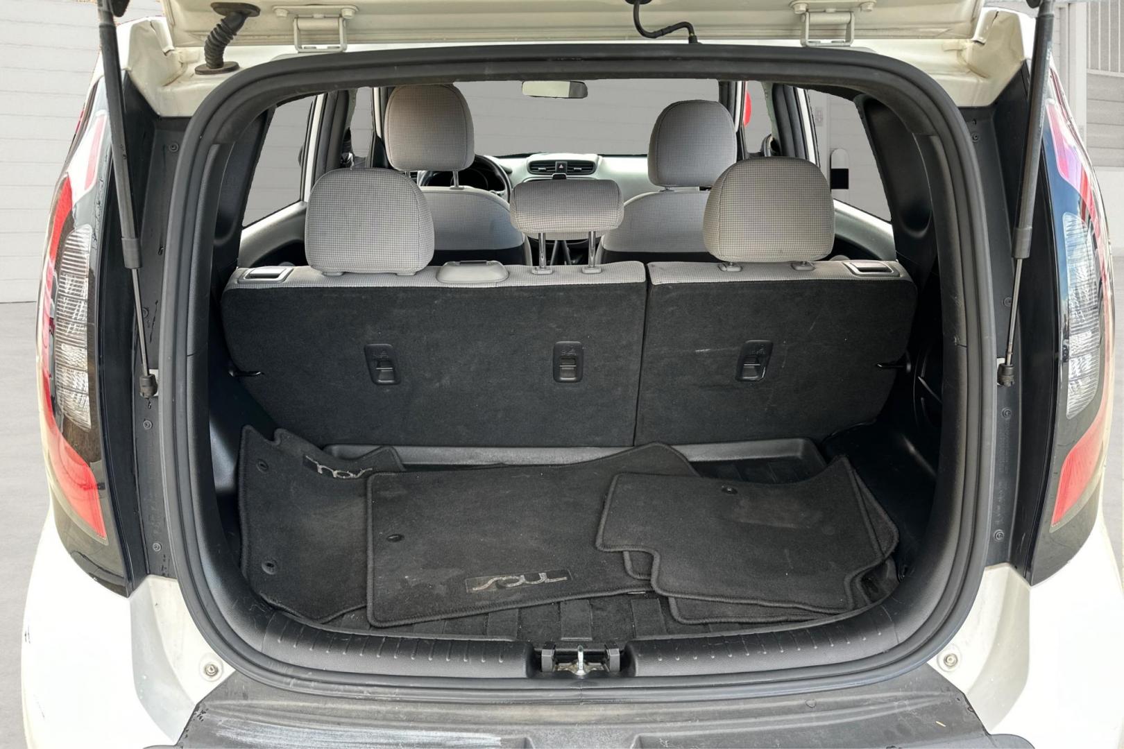 2016 White Kia Soul Base 6A (KNDJN2A21G7) with an 1.6L L4 DOHC 16V engine, 6A transmission, located at 7755 State Street, Midvale, UT, 84047, (801) 753-9063, 40.610329, -111.892159 - Photo#13