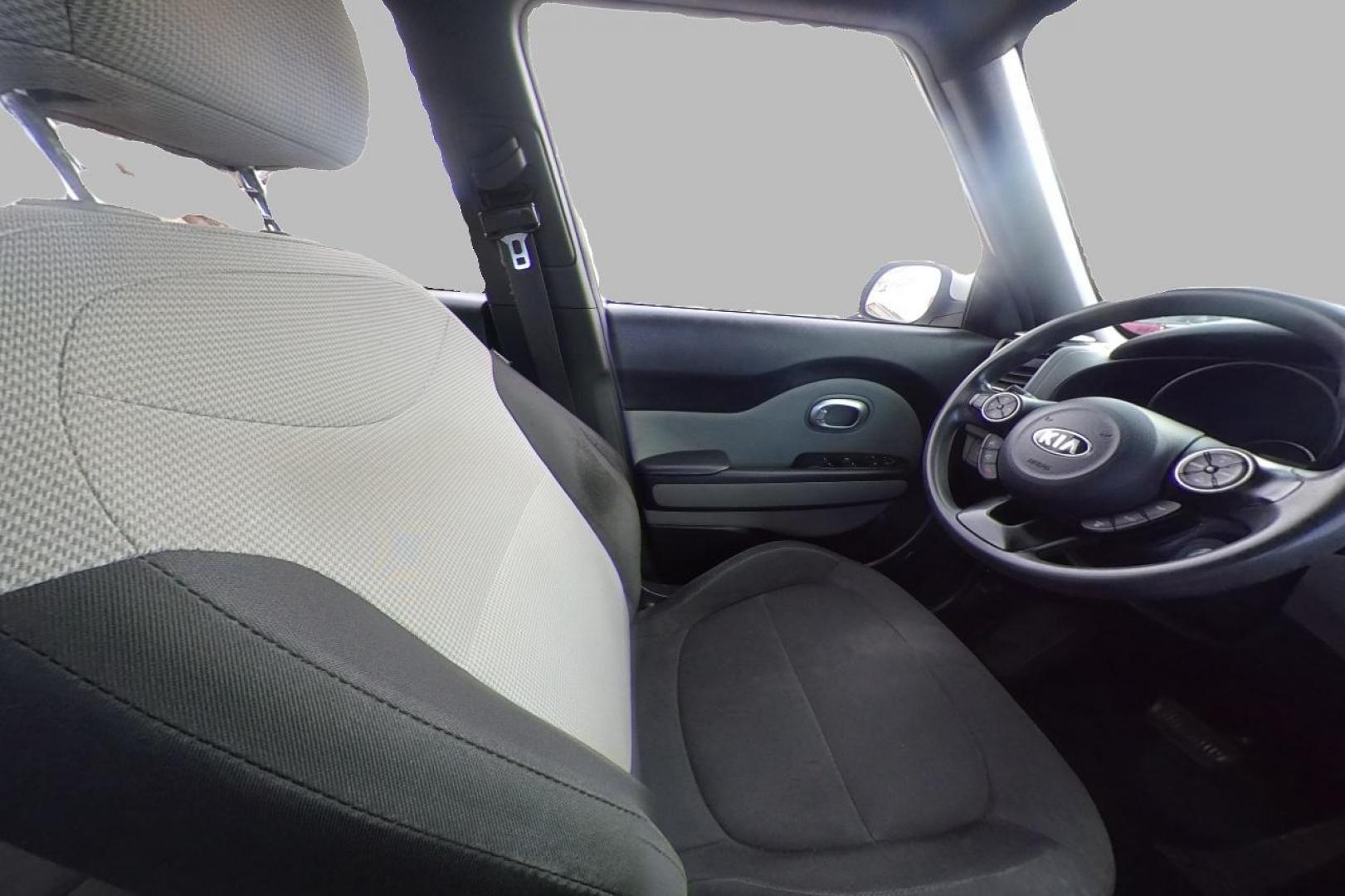 2016 White Kia Soul Base 6A (KNDJN2A21G7) with an 1.6L L4 DOHC 16V engine, 6A transmission, located at 7755 State Street, Midvale, UT, 84047, (801) 753-9063, 40.610329, -111.892159 - Photo#17