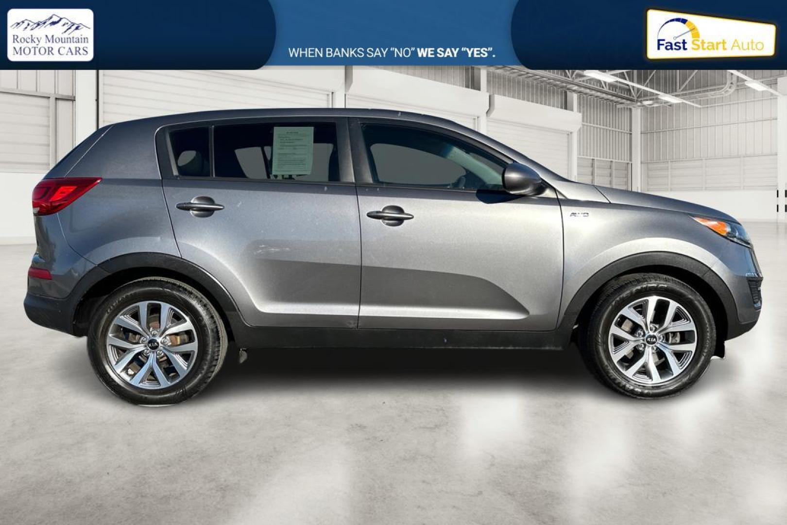 2016 Silver Kia Sportage LX AWD (KNDPBCAC7G7) with an 2.4L V6 DOHC 24V engine, 6-Speed Automatic transmission, located at 767 S State Road, Pleasant Grove, UT, 84062, (801) 785-1058, 40.354839, -111.736687 - Photo#1