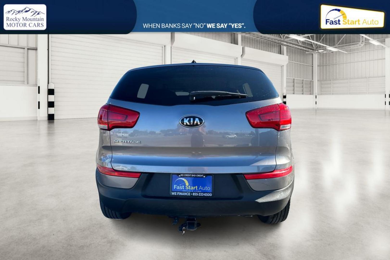 2016 Silver Kia Sportage LX AWD (KNDPBCAC7G7) with an 2.4L V6 DOHC 24V engine, 6-Speed Automatic transmission, located at 767 S State Road, Pleasant Grove, UT, 84062, (801) 785-1058, 40.354839, -111.736687 - Photo#4