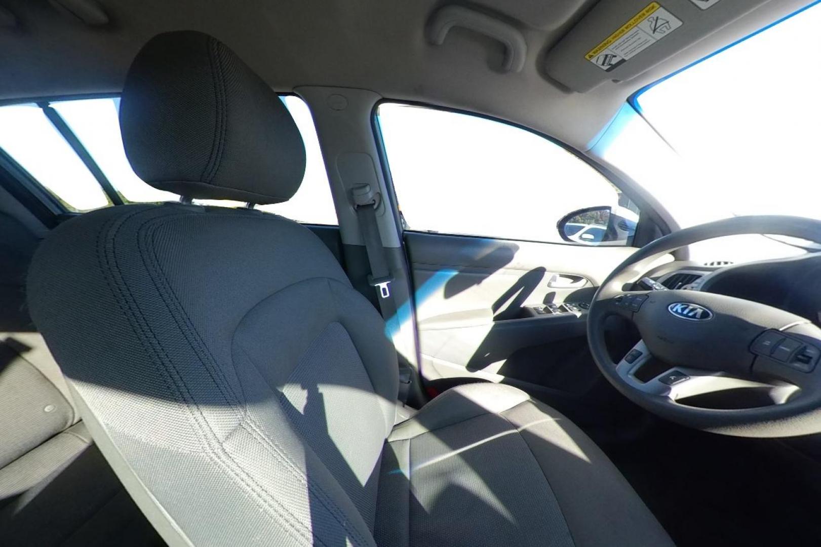 2016 Silver Kia Sportage LX AWD (KNDPBCAC7G7) with an 2.4L V6 DOHC 24V engine, 6-Speed Automatic transmission, located at 767 S State Road, Pleasant Grove, UT, 84062, (801) 785-1058, 40.354839, -111.736687 - Photo#19