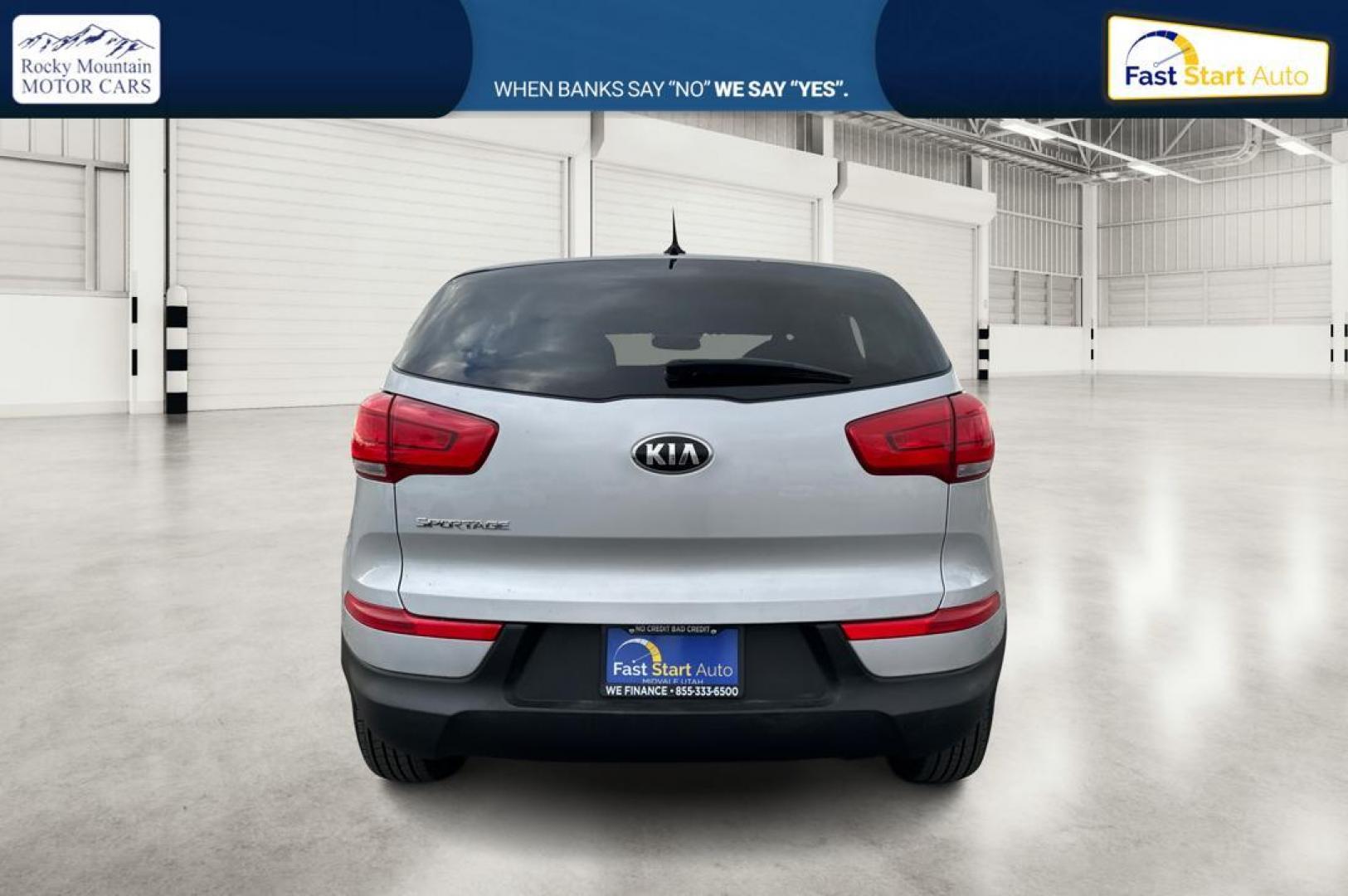 2016 Silver Kia Sportage LX AWD (KNDPBCAC1G7) with an 2.4L V6 DOHC 24V engine, 6-Speed Automatic transmission, located at 7755 State Street, Midvale, UT, 84047, (801) 753-9063, 40.610329, -111.892159 - Photo#4