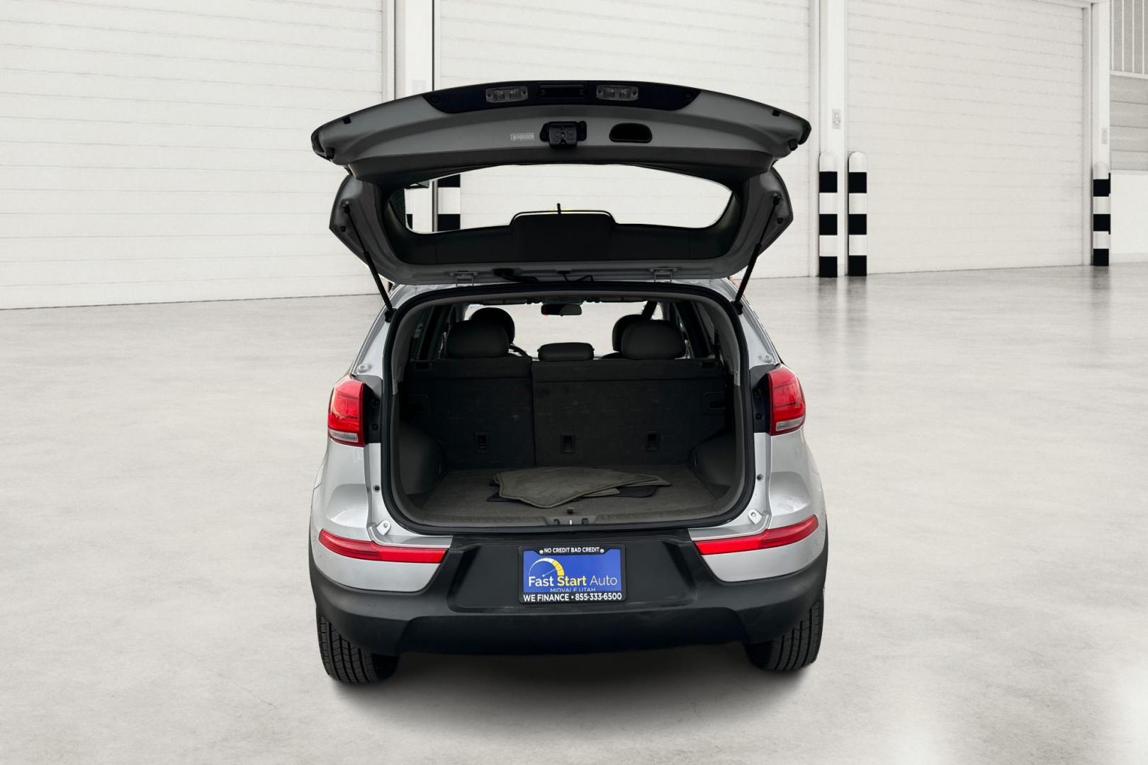 2016 Silver Kia Sportage LX AWD (KNDPBCAC1G7) with an 2.4L V6 DOHC 24V engine, 6-Speed Automatic transmission, located at 7755 State Street, Midvale, UT, 84047, (801) 753-9063, 40.610329, -111.892159 - Photo#13