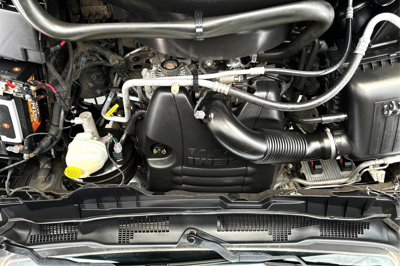 2016 Gray RAM 1500 SLT Crew Cab SWB 4WD (1C6RR7LT0GS) with an 5.7L V8 OHV 16V engine, 6A transmission, located at 767 S State Road, Pleasant Grove, UT, 84062, (801) 785-1058, 40.354839, -111.736687 - Photo#10