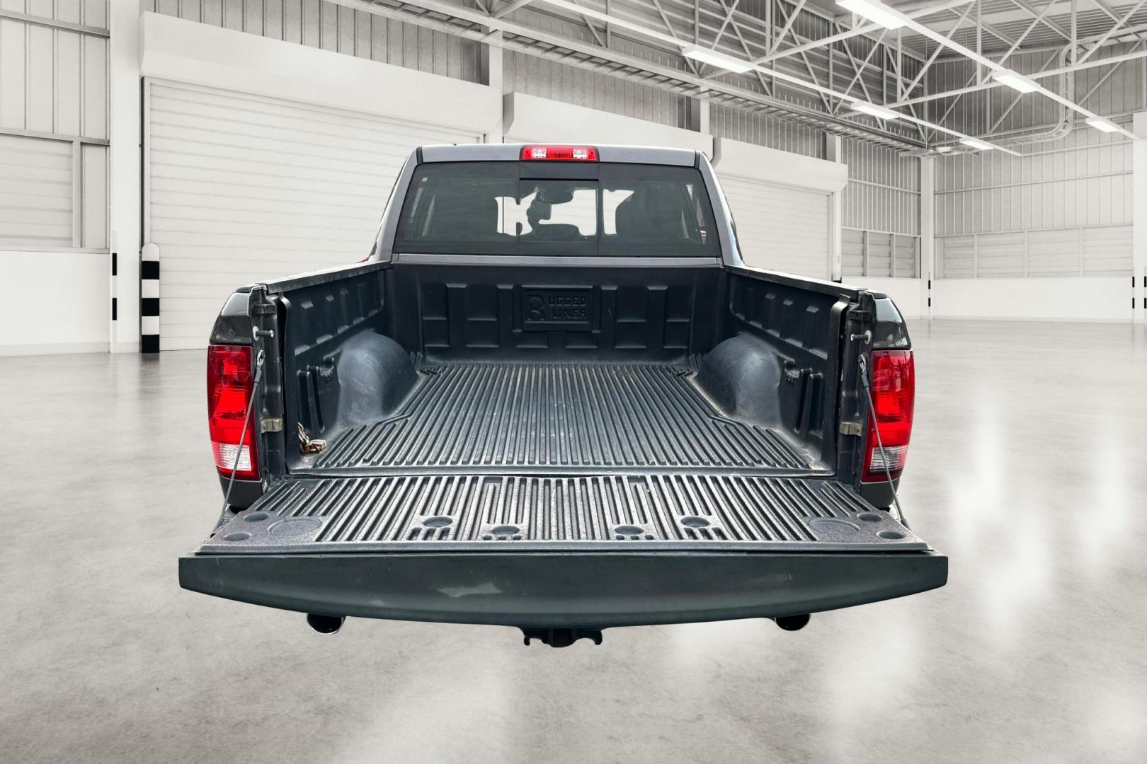 2016 Gray RAM 1500 SLT Crew Cab SWB 4WD (1C6RR7LT0GS) with an 5.7L V8 OHV 16V engine, 6A transmission, located at 767 S State Road, Pleasant Grove, UT, 84062, (801) 785-1058, 40.354839, -111.736687 - Photo#13