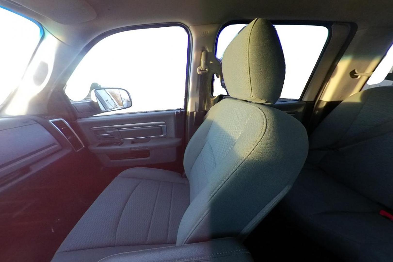 2016 White RAM 1500 SLT Crew Cab SWB 4WD (1C6RR7LG3GS) with an 3.6L V6 DOHC 24V FFV engine, 6A transmission, located at 767 S State Road, Pleasant Grove, UT, 84062, (801) 785-1058, 40.354839, -111.736687 - Photo#14