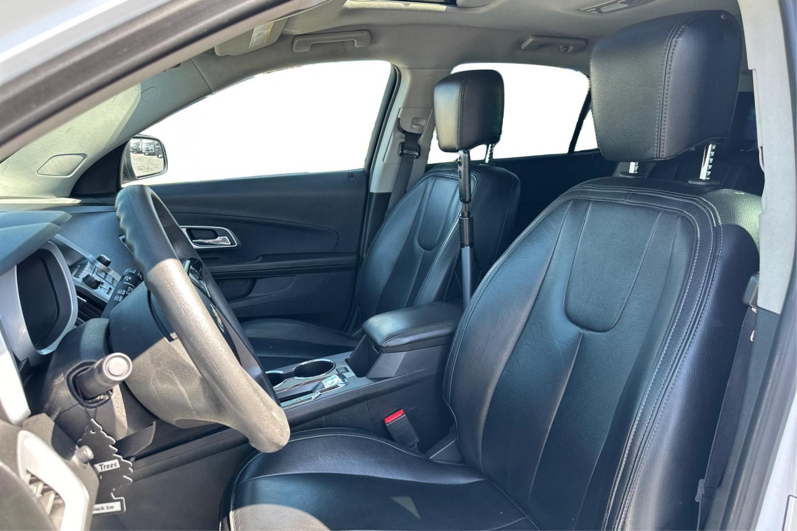 2017 White Chevrolet Equinox LS 2WD (2GNALBEK5H6) with an 2.4L L4 DOHC 16V FFV engine, 6A transmission, located at 7755 State Street, Midvale, UT, 84047, (801) 753-9063, 40.610329, -111.892159 - Photo#14