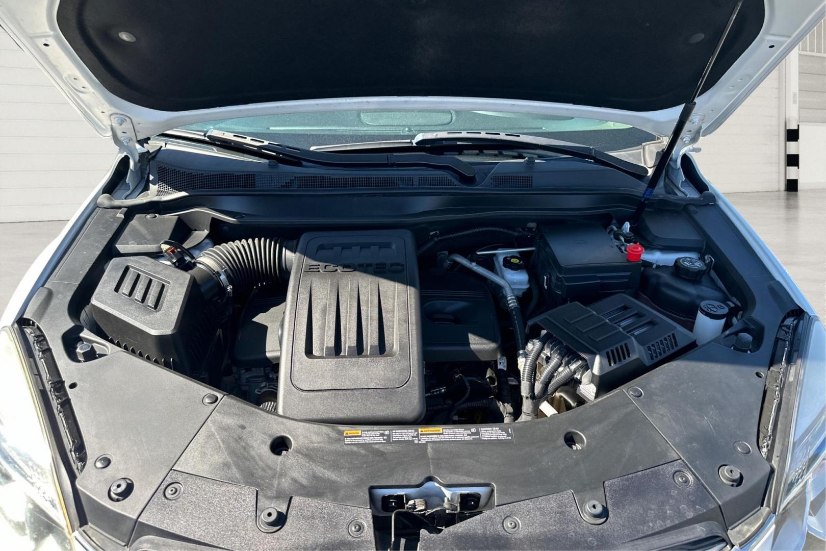 2017 White Chevrolet Equinox LT 2WD (2GNALCEK7H1) with an 2.4L L4 DOHC 16V FFV engine, 6A transmission, located at 7755 State Street, Midvale, UT, 84047, (801) 753-9063, 40.610329, -111.892159 - Photo#8