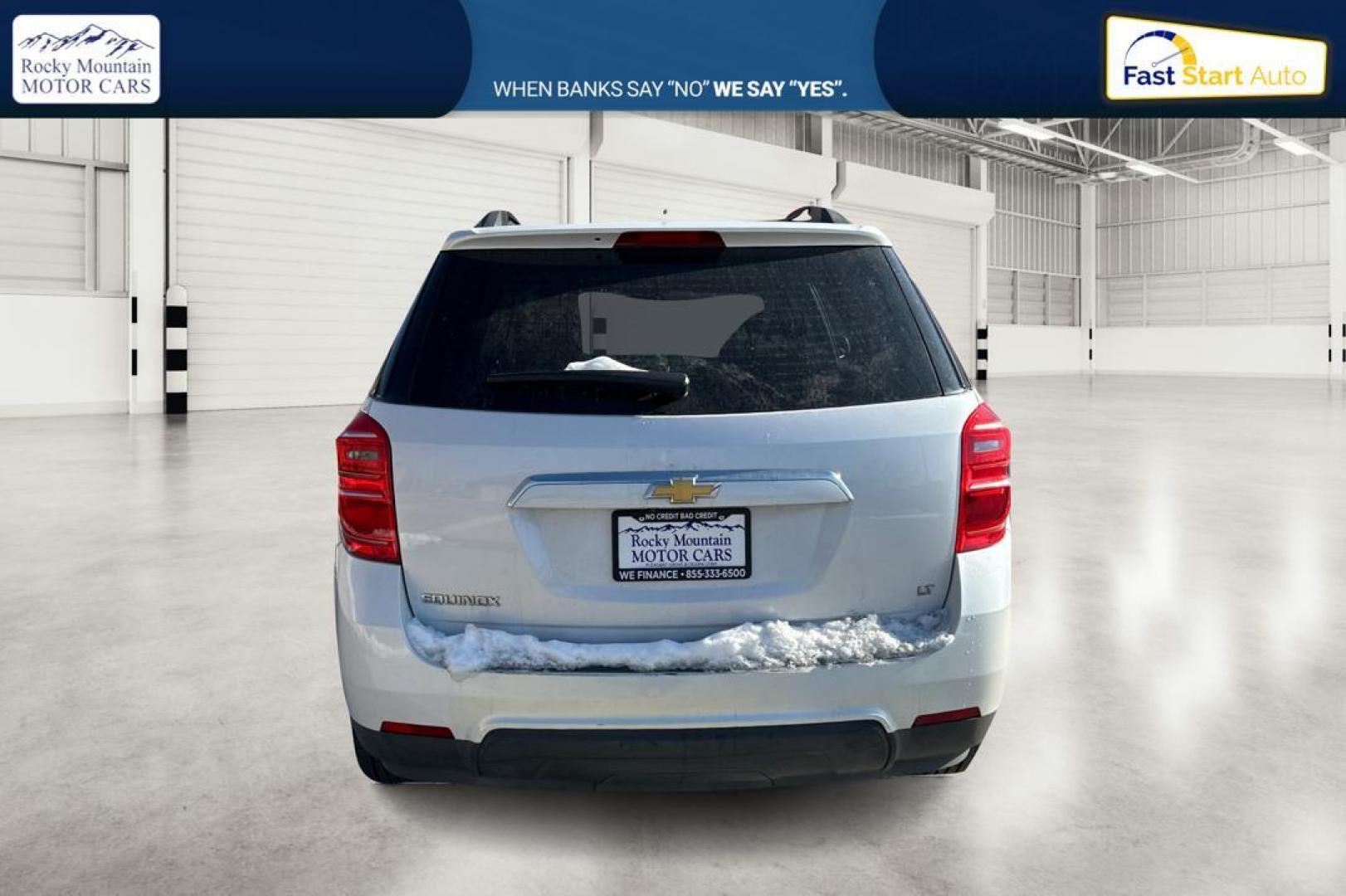 2017 White Chevrolet Equinox LT 2WD (2GNALCEK5H1) with an 2.4L L4 DOHC 16V FFV engine, 6A transmission, located at 7755 State Street, Midvale, UT, 84047, (801) 753-9063, 40.610329, -111.892159 - Photo#4