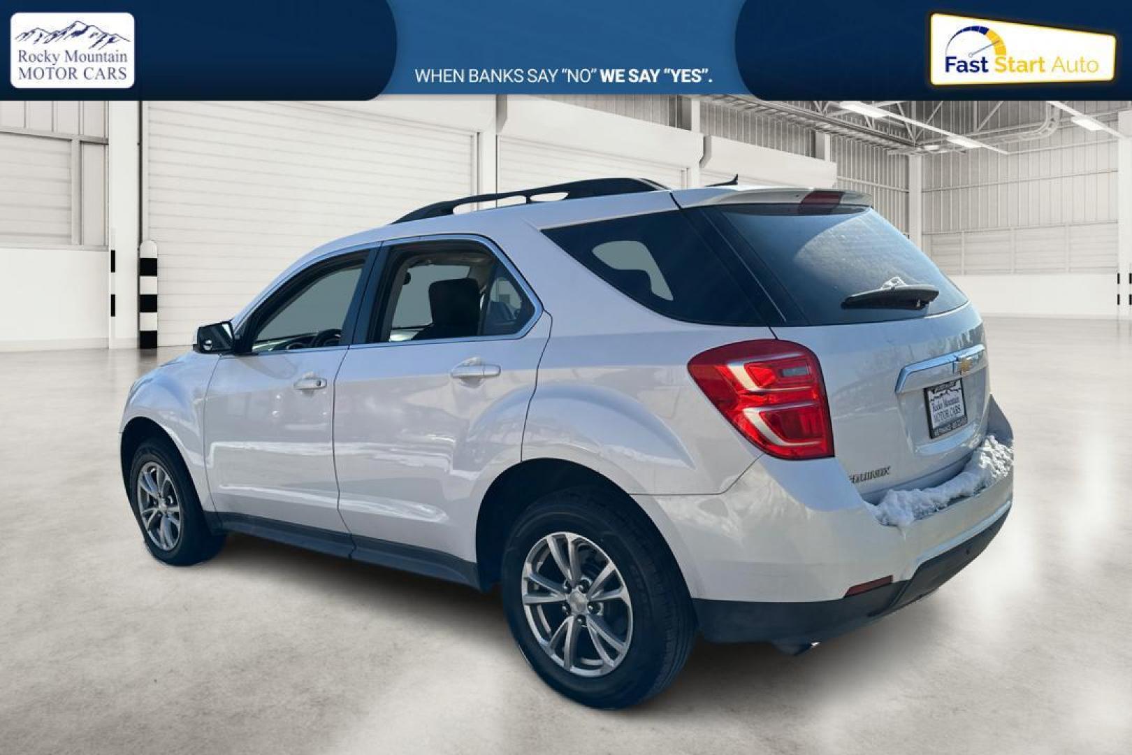 2017 White Chevrolet Equinox LT 2WD (2GNALCEK5H1) with an 2.4L L4 DOHC 16V FFV engine, 6A transmission, located at 7755 State Street, Midvale, UT, 84047, (801) 753-9063, 40.610329, -111.892159 - Photo#5