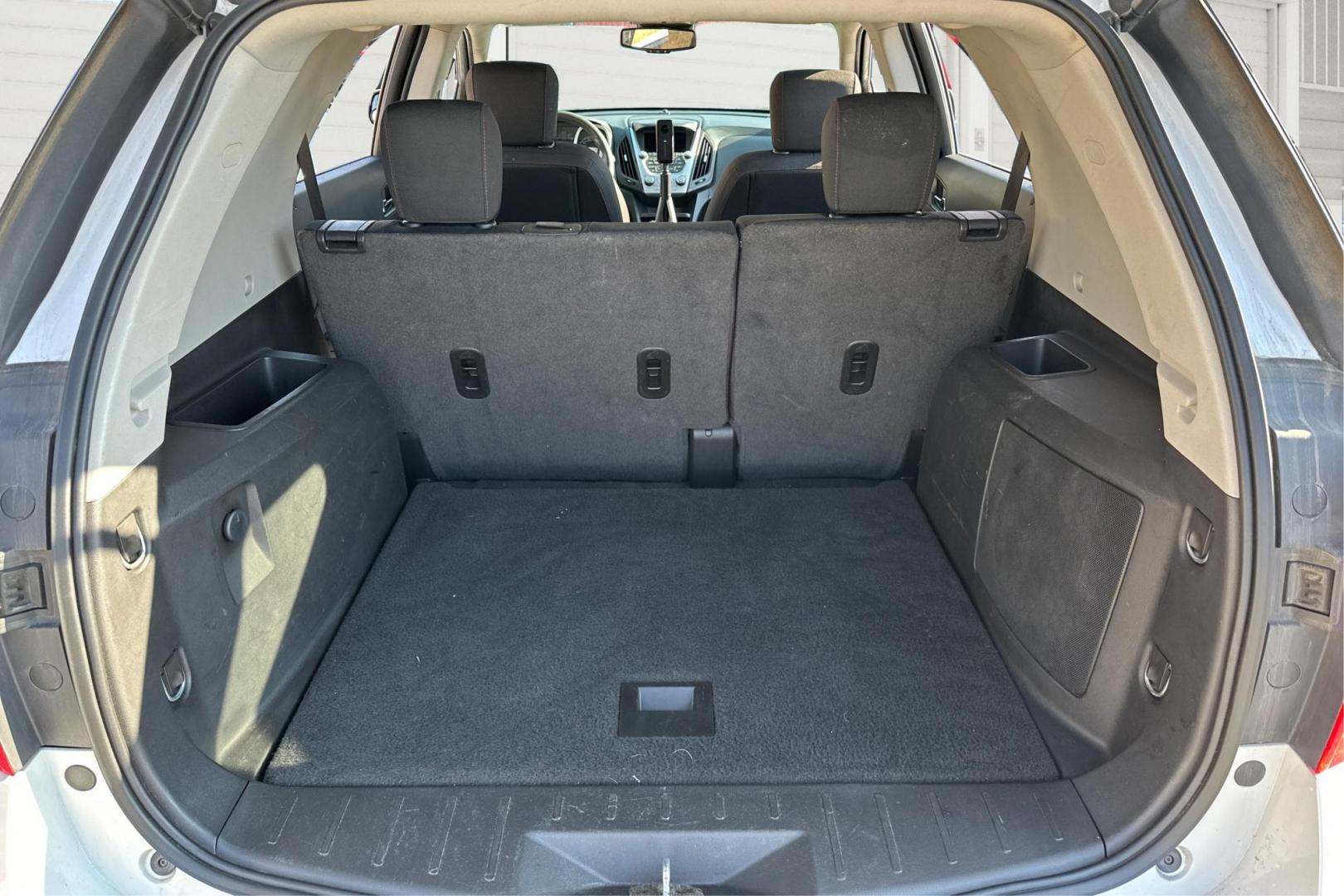 2017 White Chevrolet Equinox LT 2WD (2GNALCEK5H1) with an 2.4L L4 DOHC 16V FFV engine, 6A transmission, located at 7755 State Street, Midvale, UT, 84047, (801) 753-9063, 40.610329, -111.892159 - Photo#13