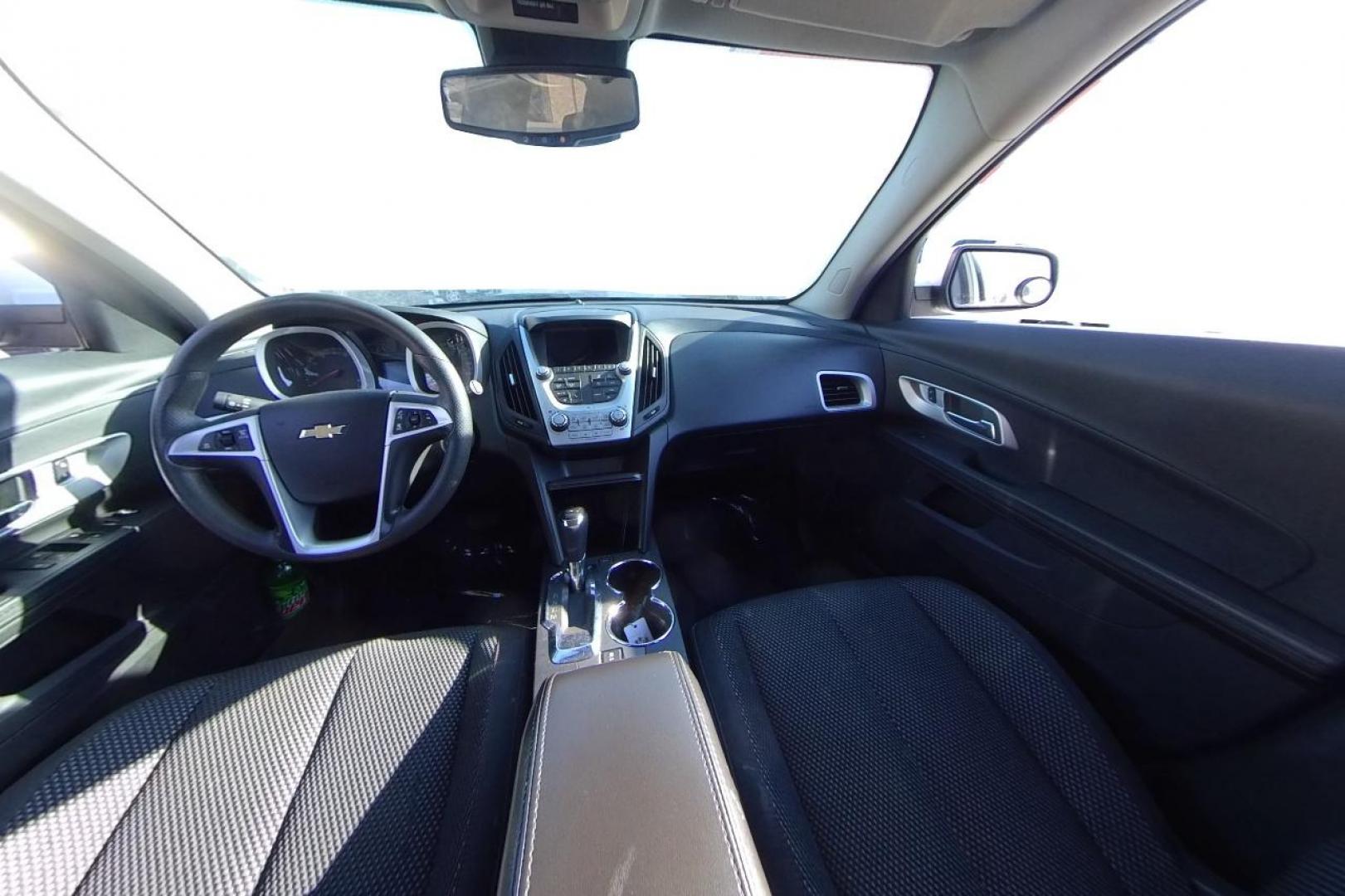 2017 White Chevrolet Equinox LT 2WD (2GNALCEK5H1) with an 2.4L L4 DOHC 16V FFV engine, 6A transmission, located at 7755 State Street, Midvale, UT, 84047, (801) 753-9063, 40.610329, -111.892159 - Photo#14