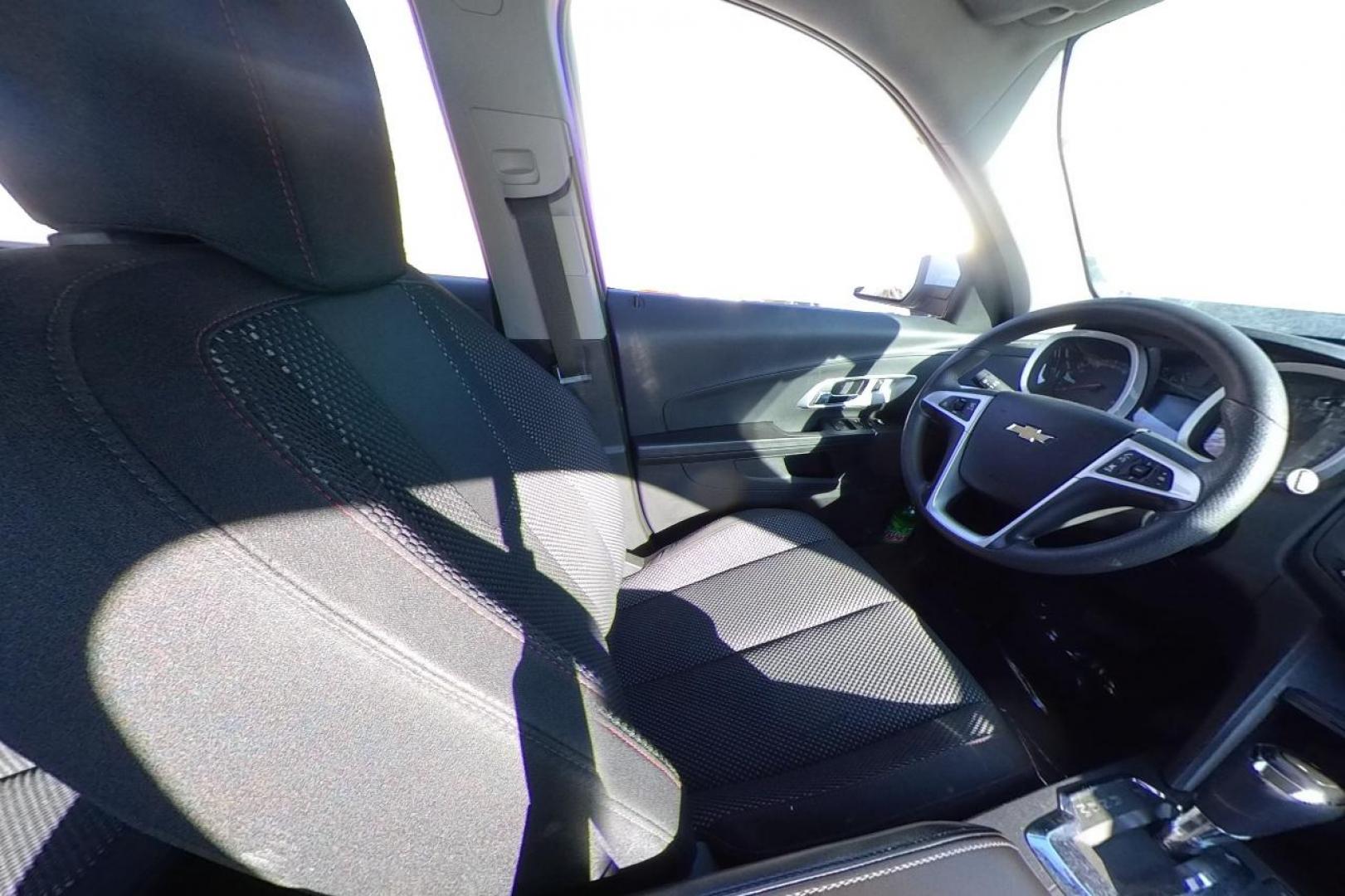 2017 White Chevrolet Equinox LT 2WD (2GNALCEK5H1) with an 2.4L L4 DOHC 16V FFV engine, 6A transmission, located at 7755 State Street, Midvale, UT, 84047, (801) 753-9063, 40.610329, -111.892159 - Photo#17