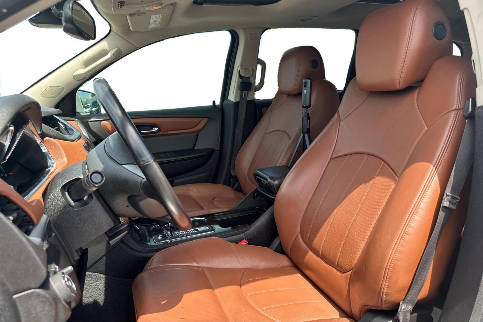 2017 White Chevrolet Traverse Premier FWD (1GNKRJKDXHJ) with an 3.6L V6 DOHC 24V engine, 6A transmission, located at 767 S State Road, Pleasant Grove, UT, 84062, (801) 785-1058, 40.354839, -111.736687 - Photo#14