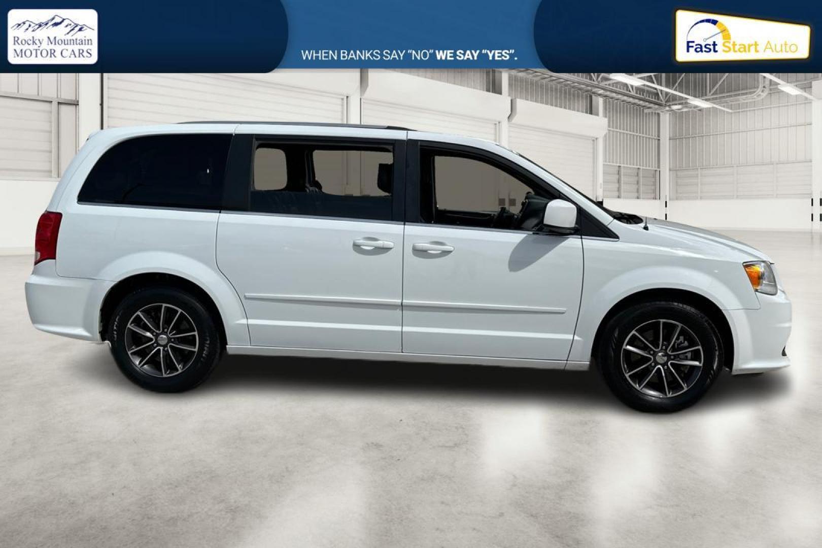 2017 White Dodge Grand Caravan SXT (2C4RDGCG6HR) with an 3.6L V6 DOHC 24V engine, 6A transmission, located at 767 S State Road, Pleasant Grove, UT, 84062, (801) 785-1058, 40.354839, -111.736687 - Photo#1