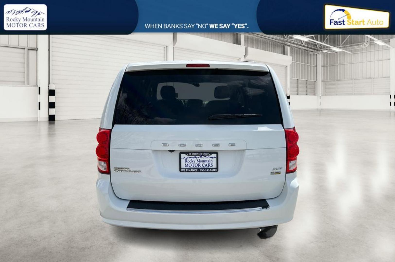 2017 White Dodge Grand Caravan SXT (2C4RDGCG6HR) with an 3.6L V6 DOHC 24V engine, 6A transmission, located at 767 S State Road, Pleasant Grove, UT, 84062, (801) 785-1058, 40.354839, -111.736687 - Photo#4