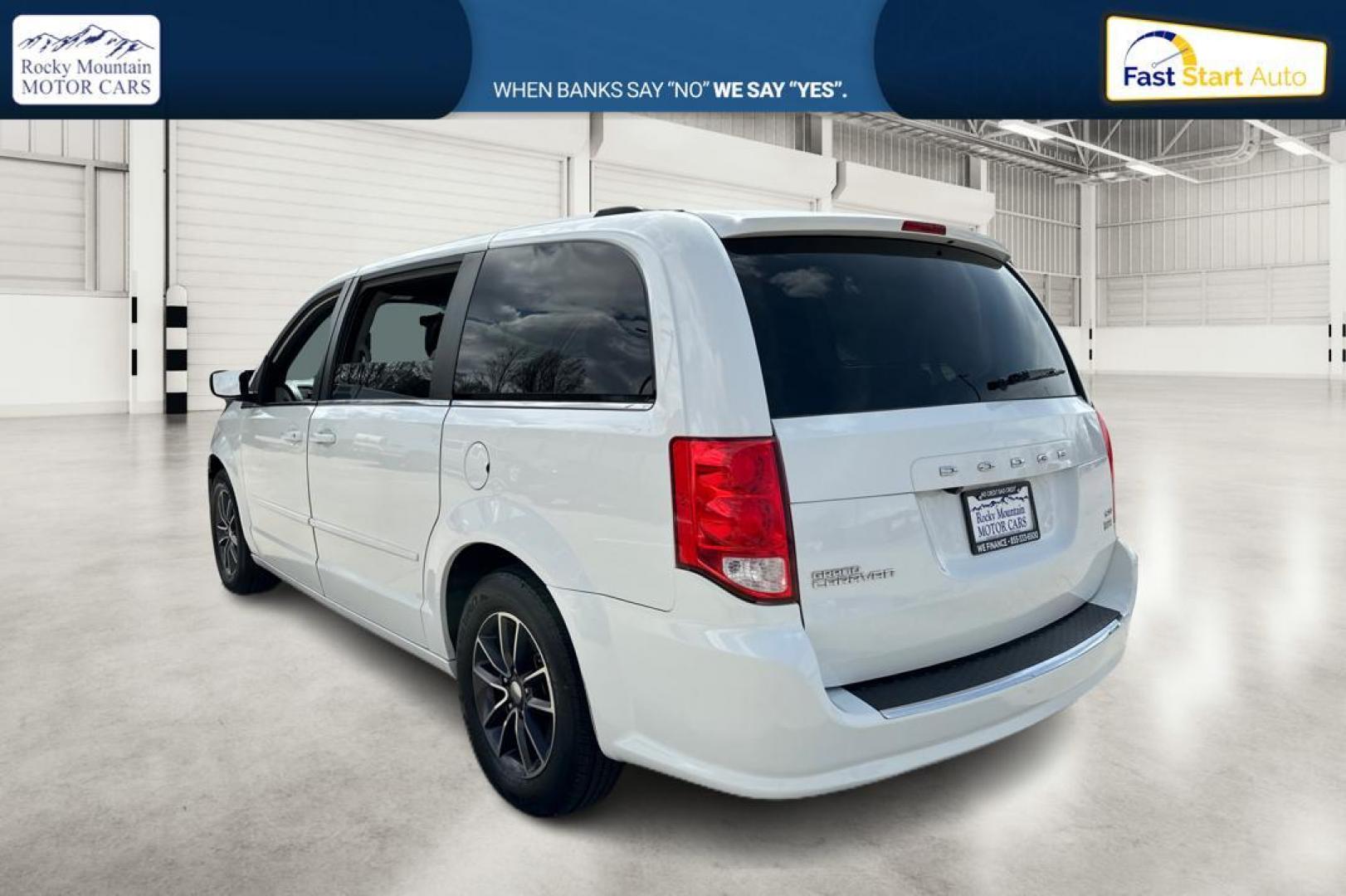 2017 White Dodge Grand Caravan SXT (2C4RDGCG6HR) with an 3.6L V6 DOHC 24V engine, 6A transmission, located at 767 S State Road, Pleasant Grove, UT, 84062, (801) 785-1058, 40.354839, -111.736687 - Photo#5