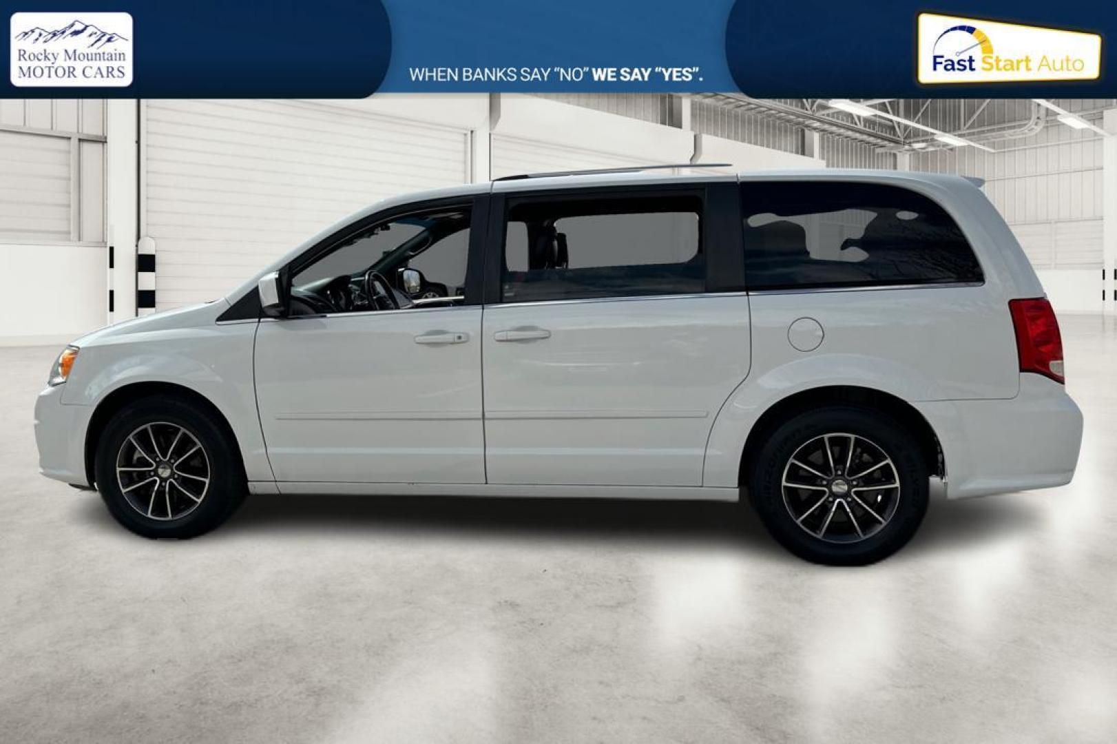 2017 White Dodge Grand Caravan SXT (2C4RDGCG6HR) with an 3.6L V6 DOHC 24V engine, 6A transmission, located at 767 S State Road, Pleasant Grove, UT, 84062, (801) 785-1058, 40.354839, -111.736687 - Photo#6