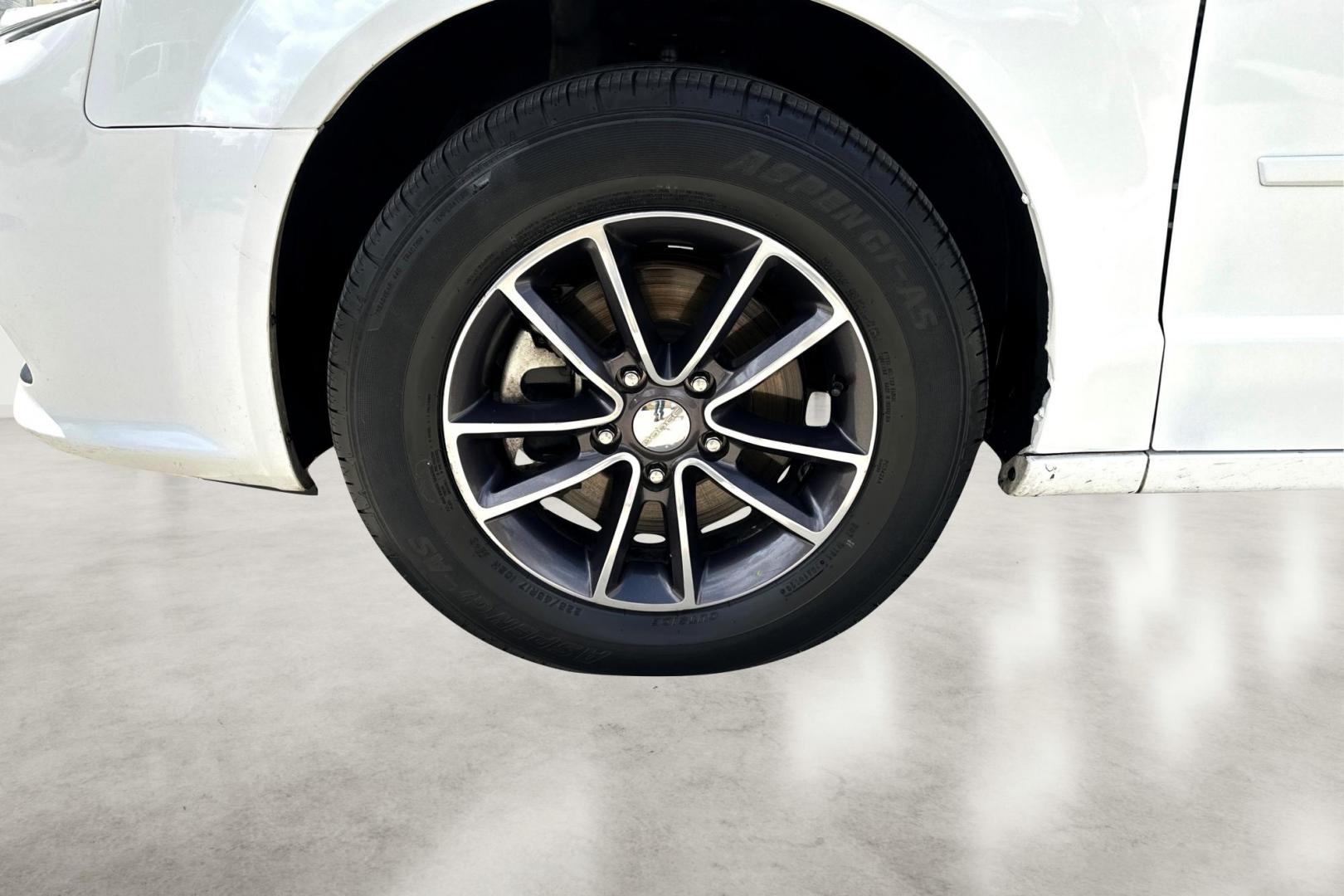 2017 White Dodge Grand Caravan SXT (2C4RDGCG6HR) with an 3.6L V6 DOHC 24V engine, 6A transmission, located at 767 S State Road, Pleasant Grove, UT, 84062, (801) 785-1058, 40.354839, -111.736687 - Photo#12