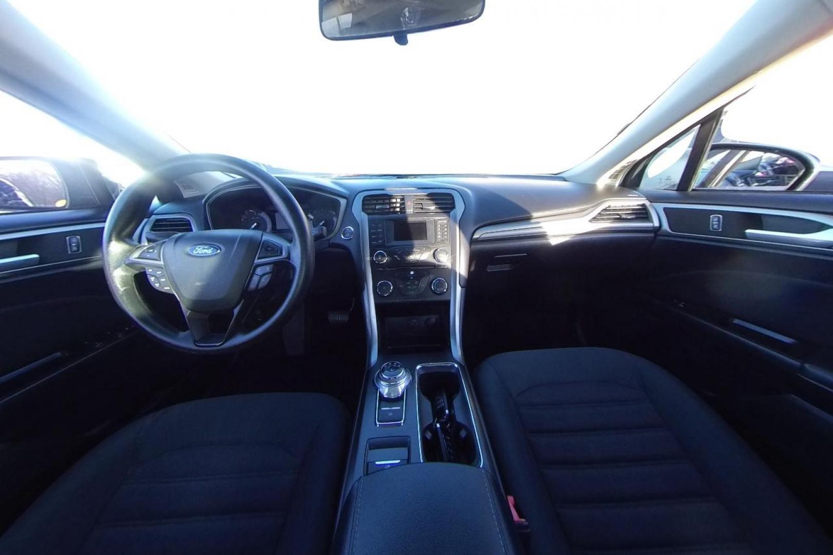 2017 Gray Ford Fusion SE (3FA6P0H74HR) with an 2.5L L4 DOHC 16V engine, 6A transmission, located at 767 S State Road, Pleasant Grove, UT, 84062, (801) 785-1058, 40.354839, -111.736687 - Photo#14