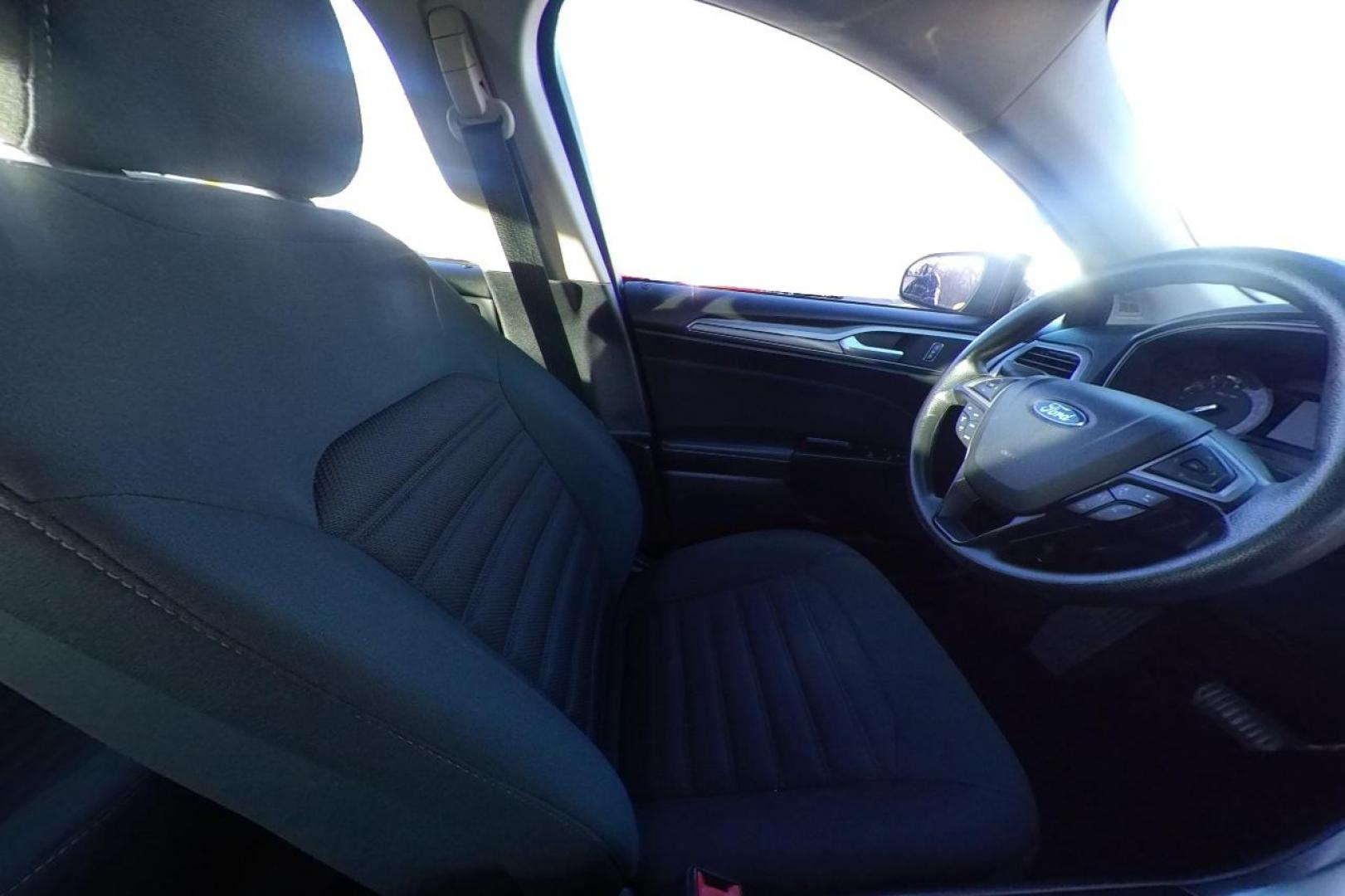 2017 Gray Ford Fusion SE (3FA6P0H74HR) with an 2.5L L4 DOHC 16V engine, 6A transmission, located at 767 S State Road, Pleasant Grove, UT, 84062, (801) 785-1058, 40.354839, -111.736687 - Photo#17