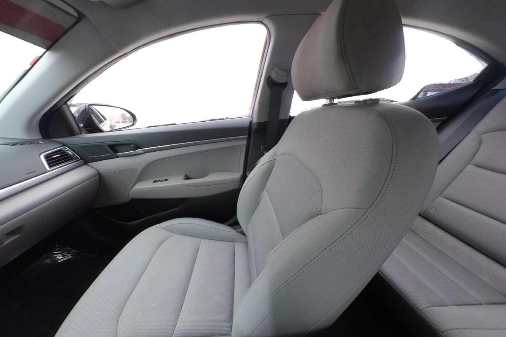 2017 Black Hyundai Elantra SE 6AT (KMHD74LF5HU) with an 1.8L L4 DOHC 16V engine, 6A transmission, located at 7755 State Street, Midvale, UT, 84047, (801) 753-9063, 40.610329, -111.892159 - Photo#15