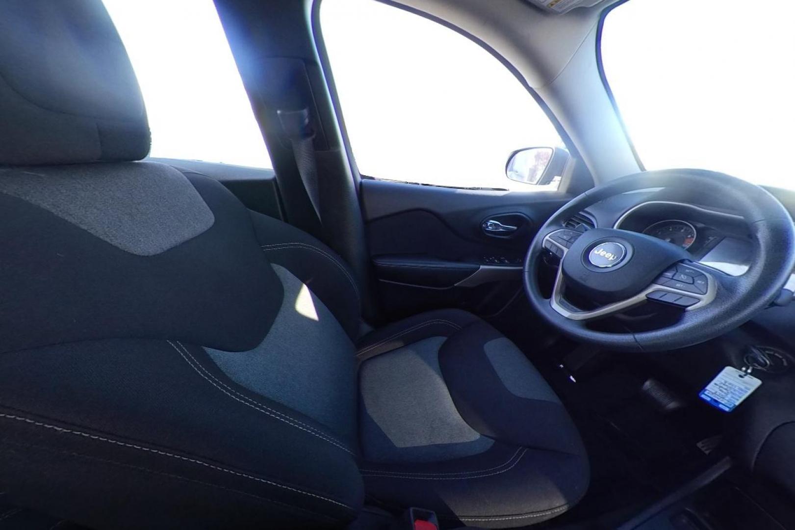 2017 Silver Jeep Cherokee Sport FWD (1C4PJLAB0HW) with an 2.4L L4 DOHC 16V engine, 9A transmission, located at 7755 State Street, Midvale, UT, 84047, (801) 753-9063, 40.610329, -111.892159 - Photo#17