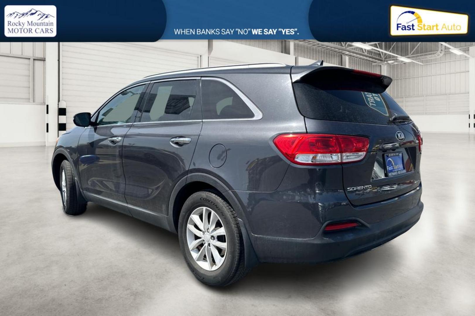2017 Gray Kia Sorento L 2WD (5XYPG4A34HG) with an 2.4L L4 DOHC 16V engine, 6A transmission, located at 7755 State Street, Midvale, UT, 84047, (801) 753-9063, 40.610329, -111.892159 - Photo#5