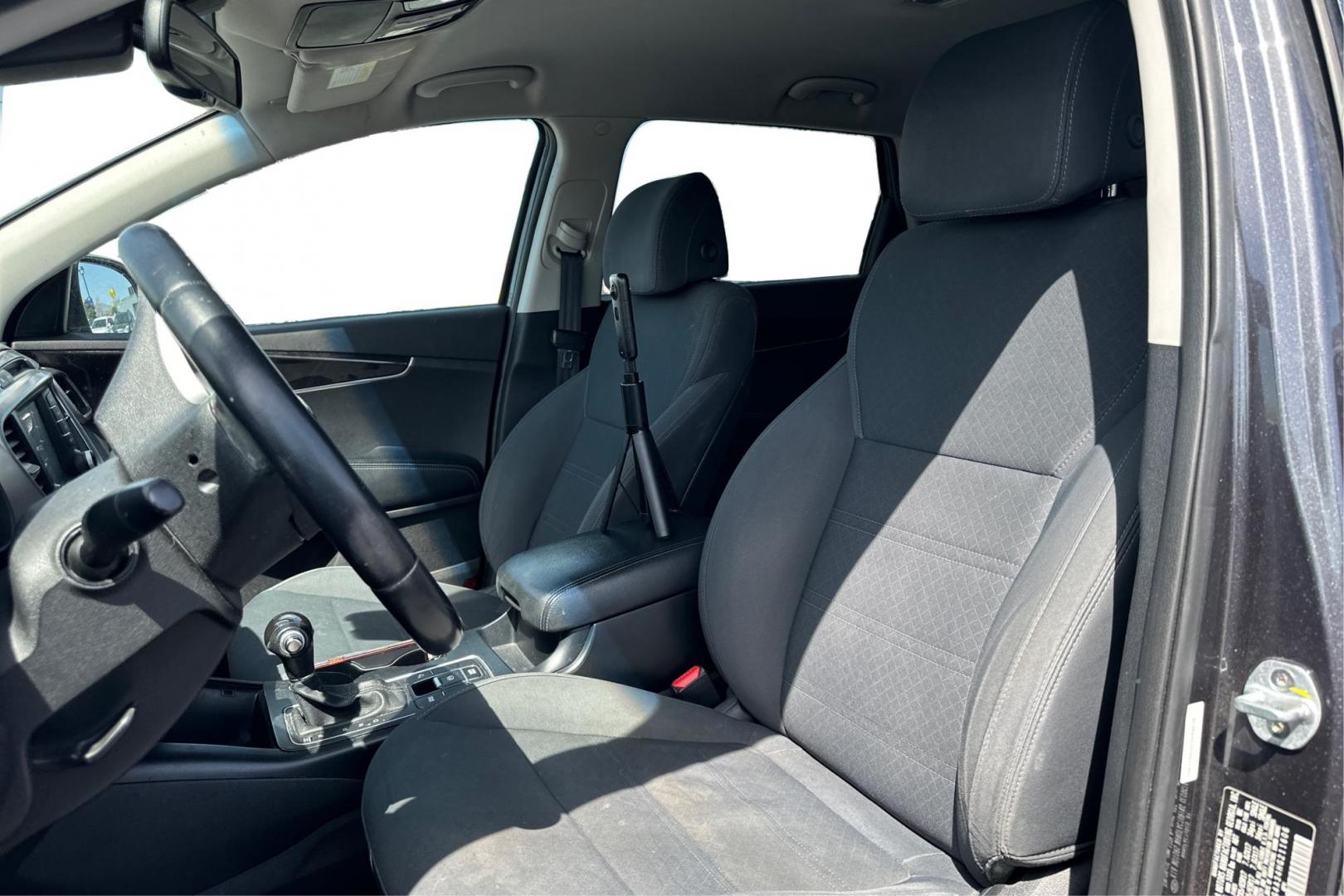 2017 Gray Kia Sorento L 2WD (5XYPG4A34HG) with an 2.4L L4 DOHC 16V engine, 6A transmission, located at 7755 State Street, Midvale, UT, 84047, (801) 753-9063, 40.610329, -111.892159 - Photo#14