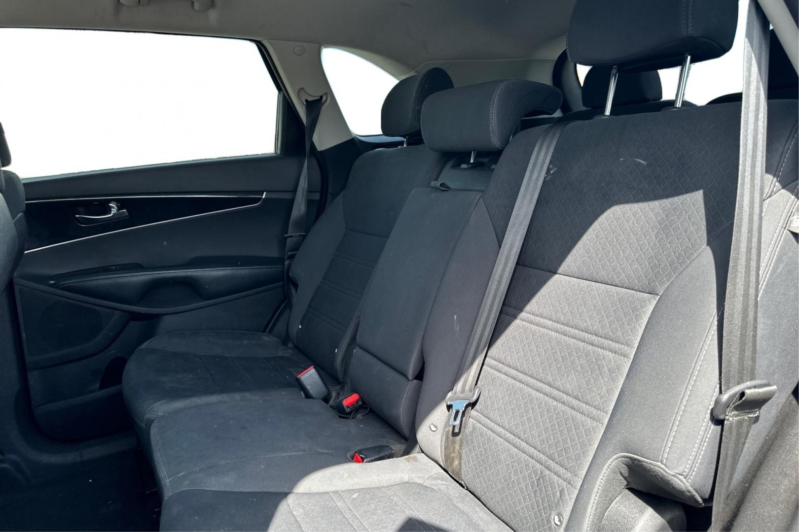 2017 Gray Kia Sorento L 2WD (5XYPG4A34HG) with an 2.4L L4 DOHC 16V engine, 6A transmission, located at 7755 State Street, Midvale, UT, 84047, (801) 753-9063, 40.610329, -111.892159 - Photo#15