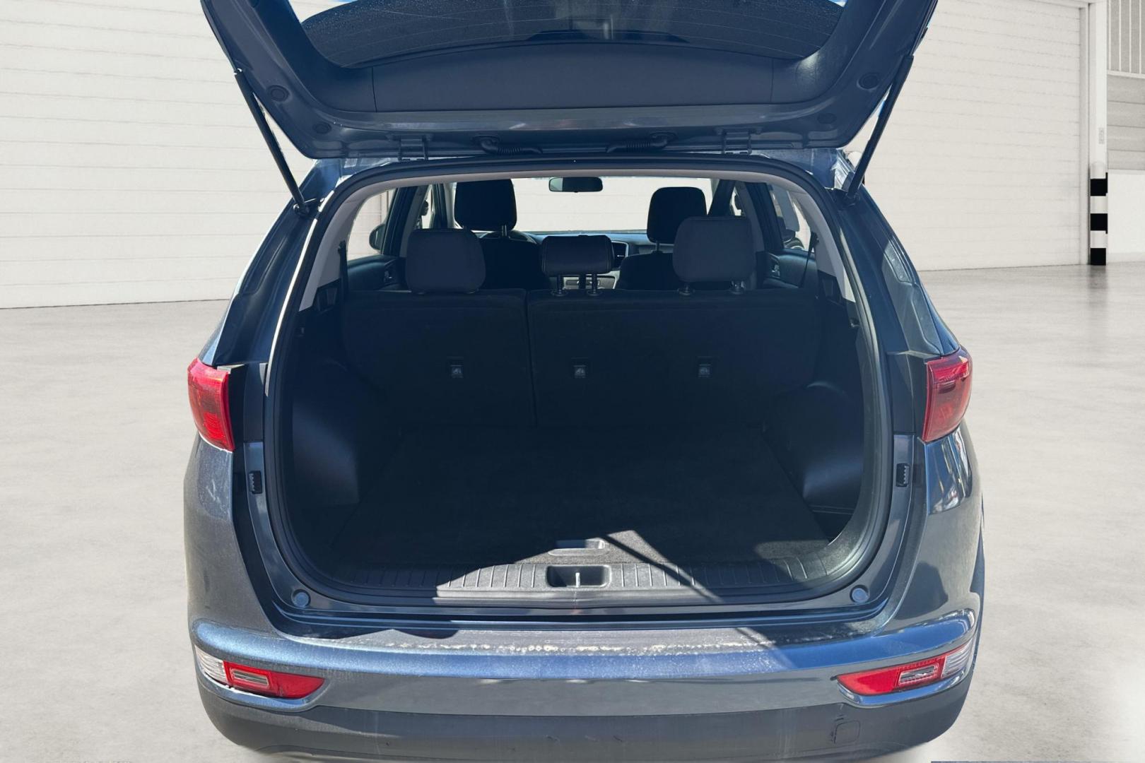 2017 Blue Kia Sportage LX AWD (KNDPMCAC1H7) with an 2.4L V6 DOHC 24V engine, 6A transmission, located at 7755 State Street, Midvale, UT, 84047, (801) 753-9063, 40.610329, -111.892159 - Photo#10