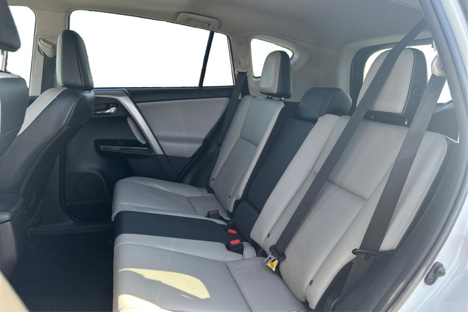 2017 White Toyota RAV4 Limited FWD (2T3YFREV5HW) with an 2.5L L4 DOHC 16V engine, 6A transmission, located at 7755 State Street, Midvale, UT, 84047, (801) 753-9063, 40.610329, -111.892159 - Photo#15