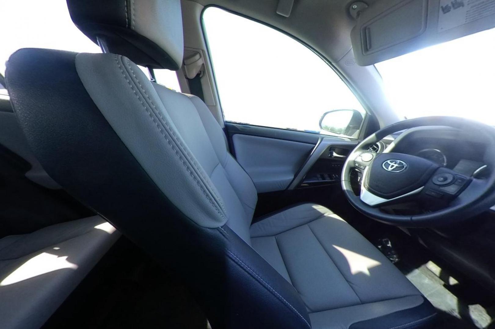 2017 White Toyota RAV4 Limited FWD (2T3YFREV5HW) with an 2.5L L4 DOHC 16V engine, 6A transmission, located at 7755 State Street, Midvale, UT, 84047, (801) 753-9063, 40.610329, -111.892159 - Photo#19