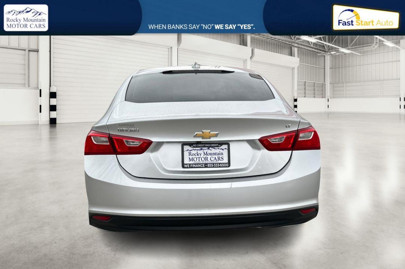 2018 Silver Chevrolet Malibu LT (1G1ZD5ST9JF) with an 1.5L L4 DOHC 16V engine, 6A transmission, located at 7755 State Street, Midvale, UT, 84047, (801) 753-9063, 40.610329, -111.892159 - Photo#4