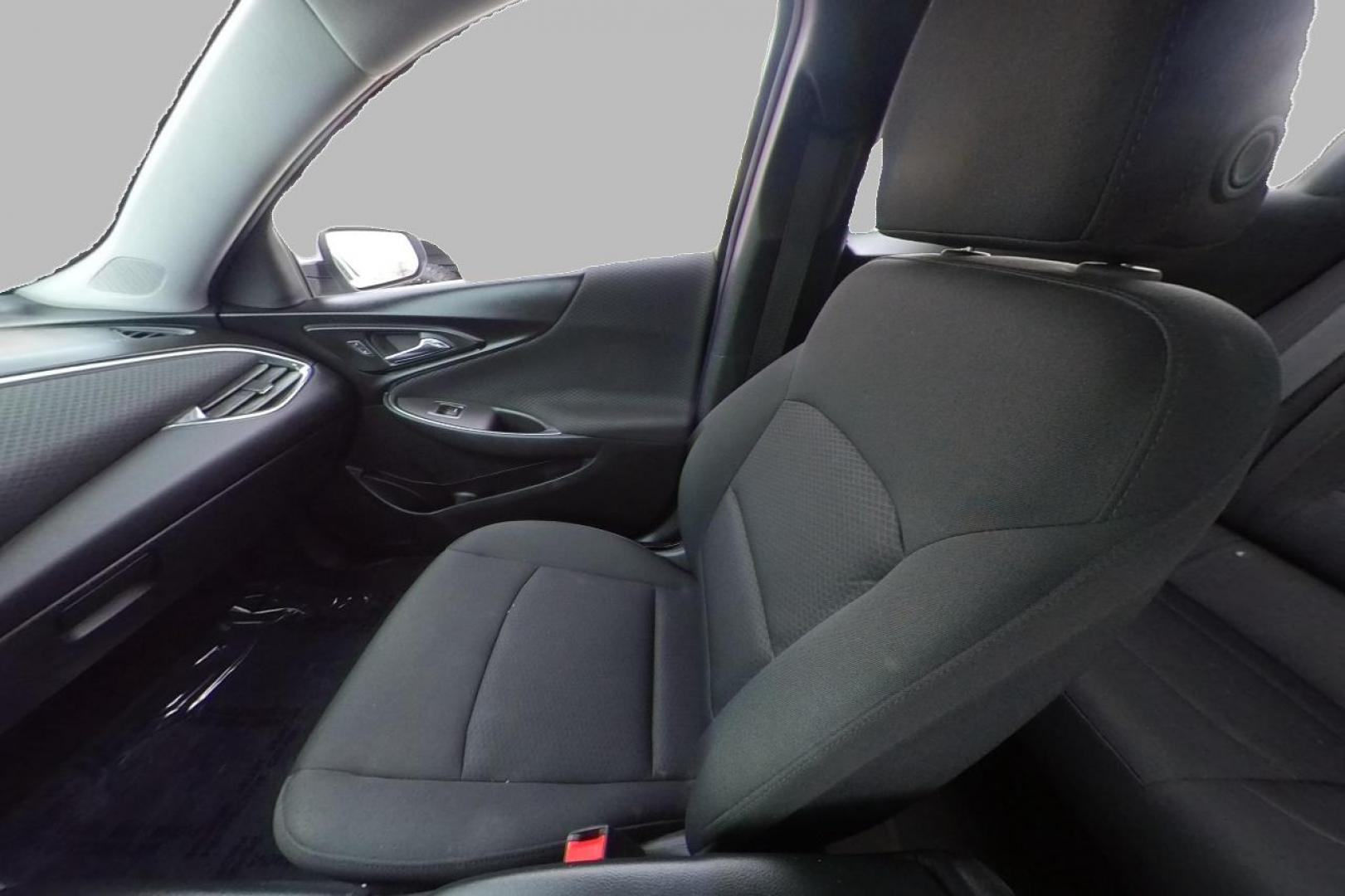 2018 Silver Chevrolet Malibu LT (1G1ZD5ST9JF) with an 1.5L L4 DOHC 16V engine, 6A transmission, located at 7755 State Street, Midvale, UT, 84047, (801) 753-9063, 40.610329, -111.892159 - Photo#15