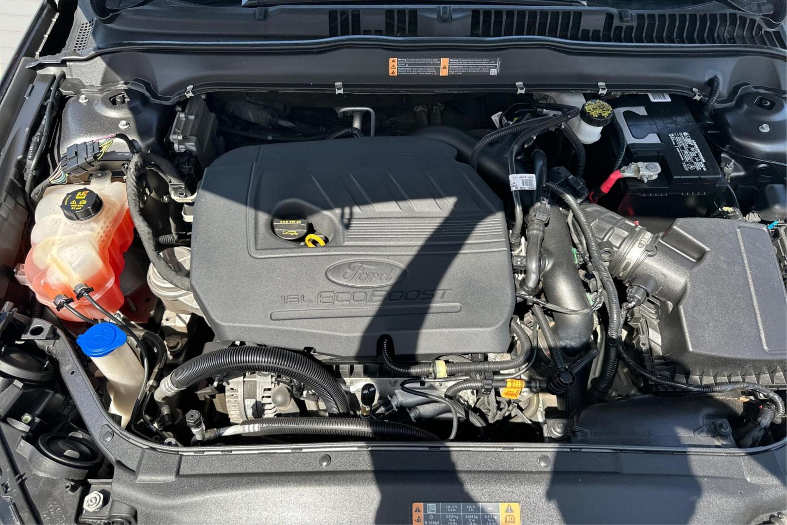 2018 Gray Ford Fusion SE (3FA6P0HD7JR) with an 1.5L L4 DOHC 16V engine, 6A transmission, located at 767 S State Road, Pleasant Grove, UT, 84062, (801) 785-1058, 40.354839, -111.736687 - Photo#10