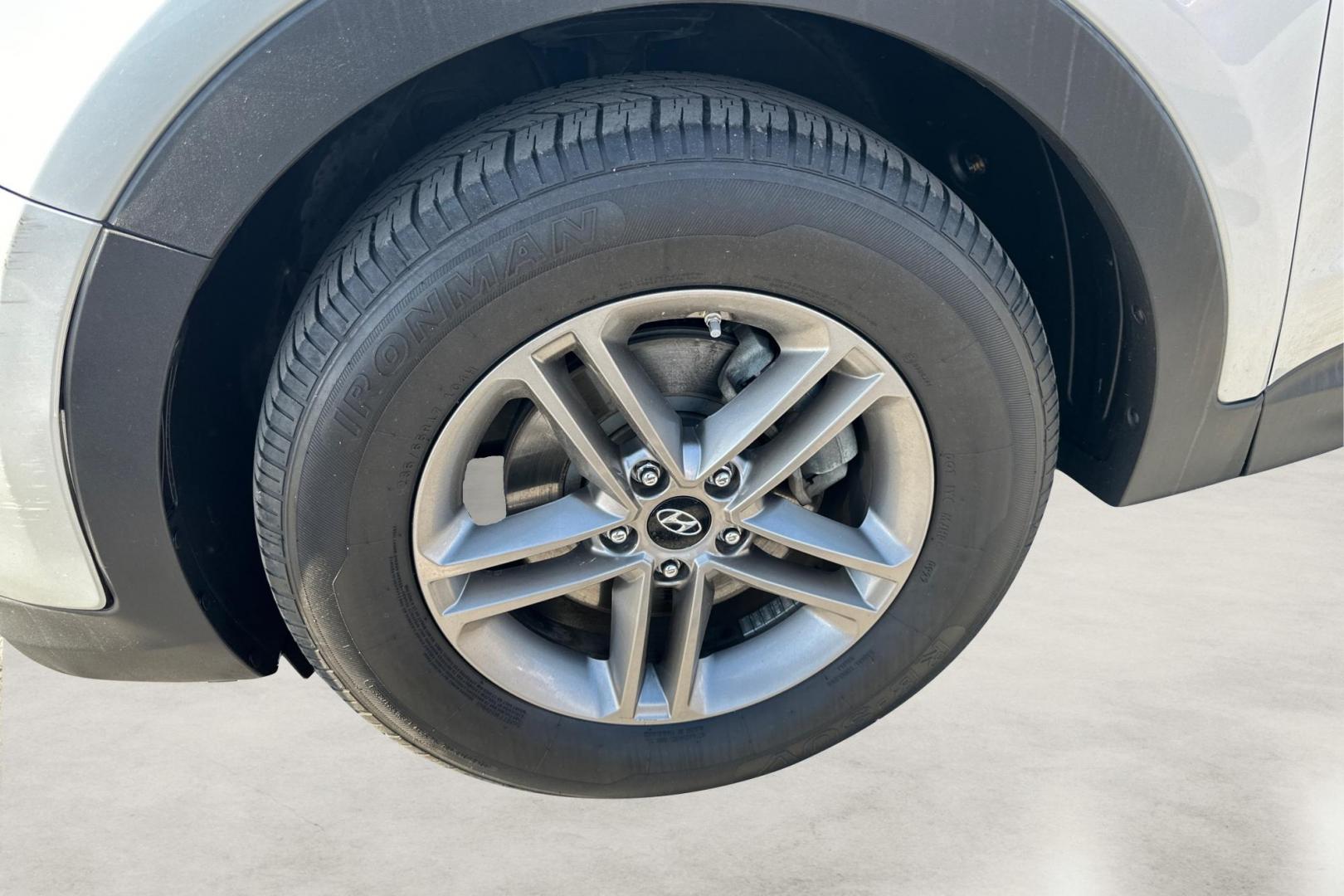 2018 Silver Hyundai Santa Fe Sport 2.4 FWD (5XYZT3LB1JG) with an 2.4L L4 DOHC 16V engine, 6A transmission, located at 7755 State Street, Midvale, UT, 84047, (801) 753-9063, 40.610329, -111.892159 - Photo#12