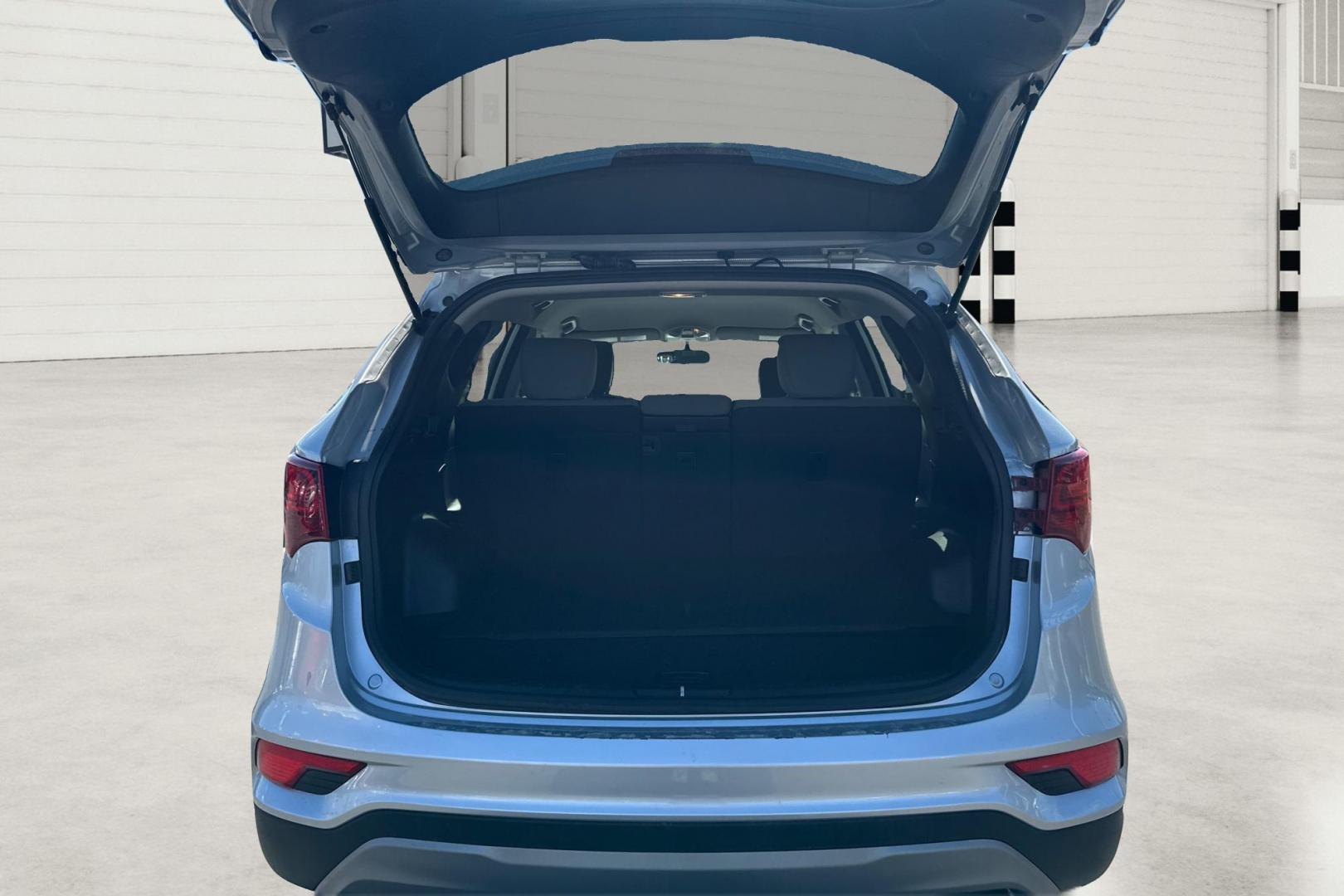2018 Silver Hyundai Santa Fe Sport 2.4 FWD (5XYZT3LB1JG) with an 2.4L L4 DOHC 16V engine, 6A transmission, located at 7755 State Street, Midvale, UT, 84047, (801) 753-9063, 40.610329, -111.892159 - Photo#13